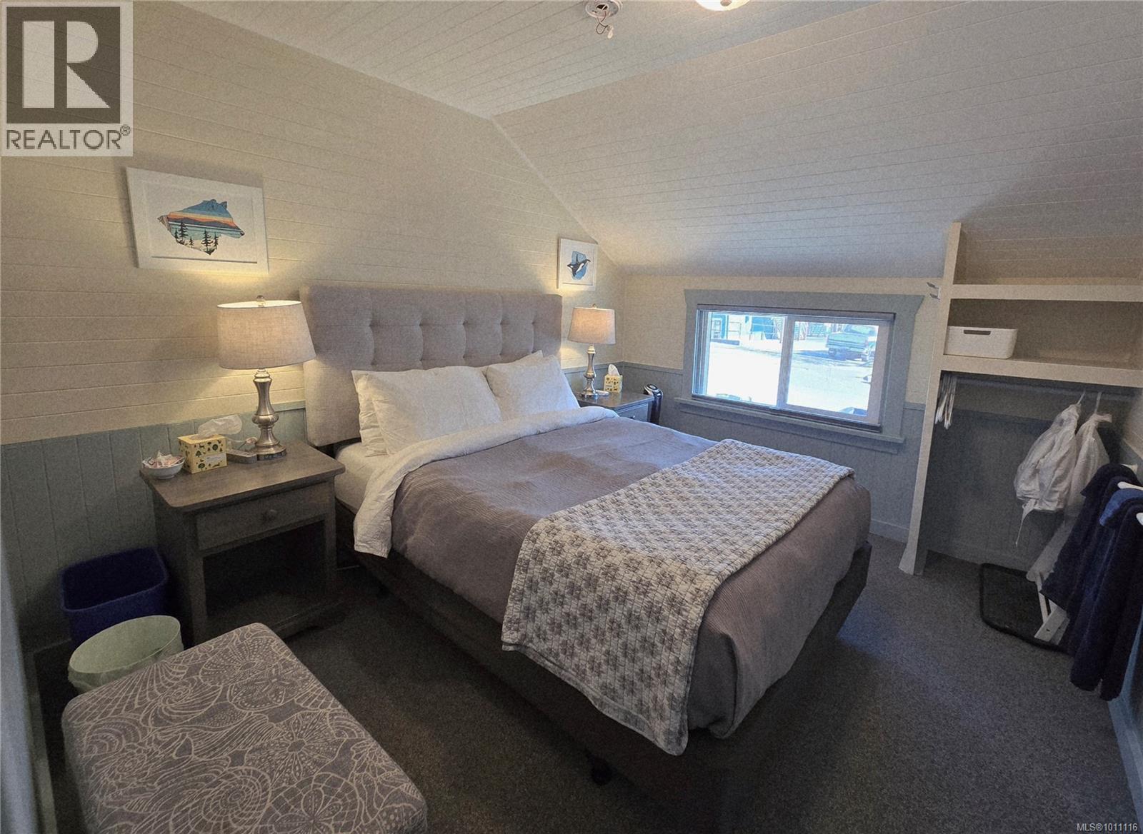 320 Main St, Tofino