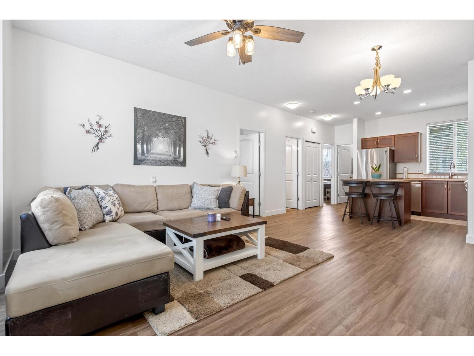 22 32501 FRASER CRESCENT