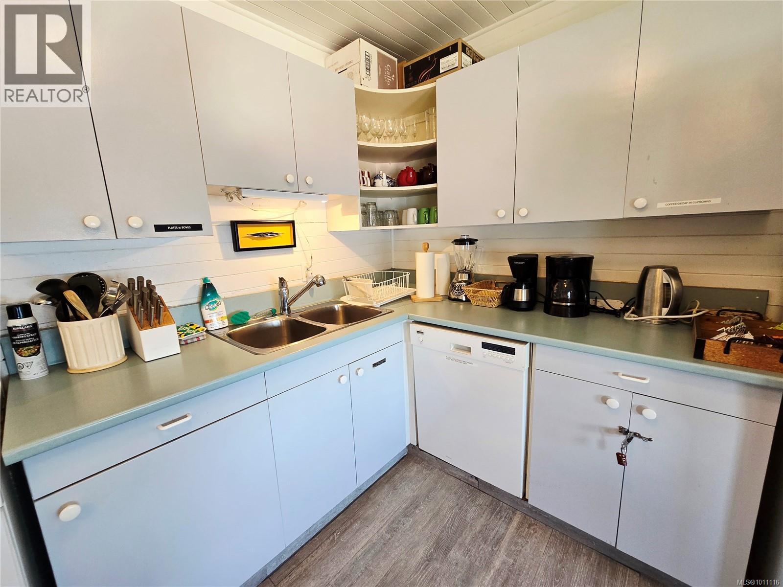 320 Main St, Tofino