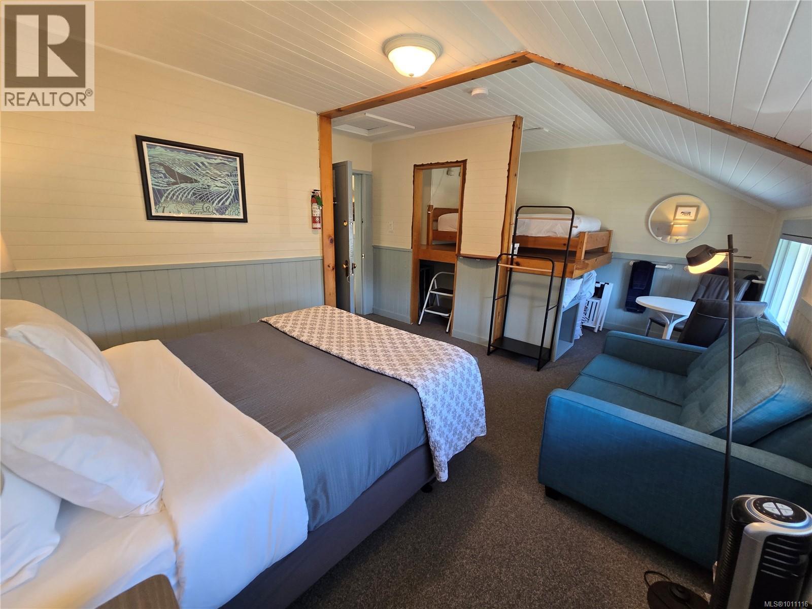 320 Main St, Tofino