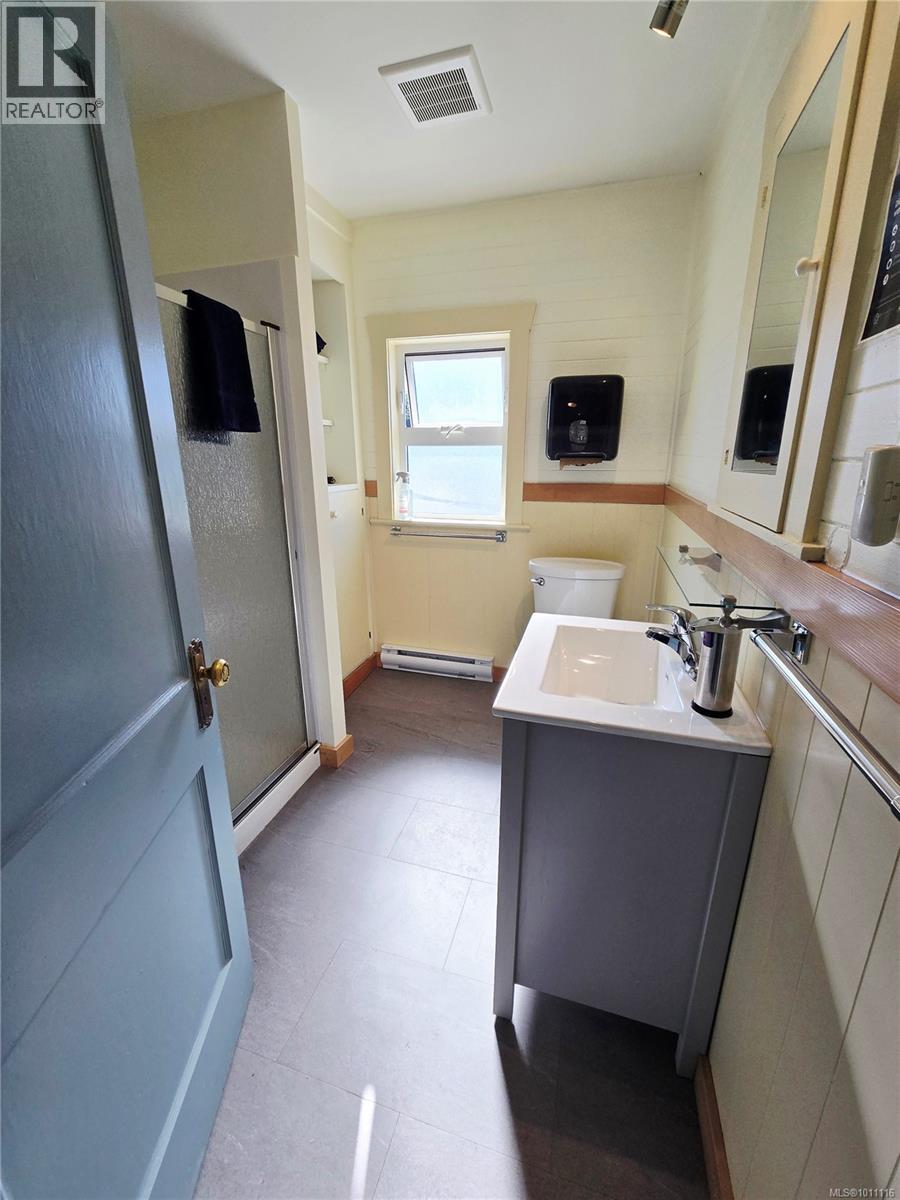 320 Main St, Tofino