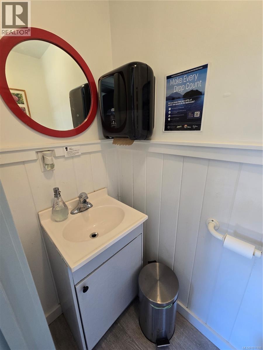 320 Main St, Tofino