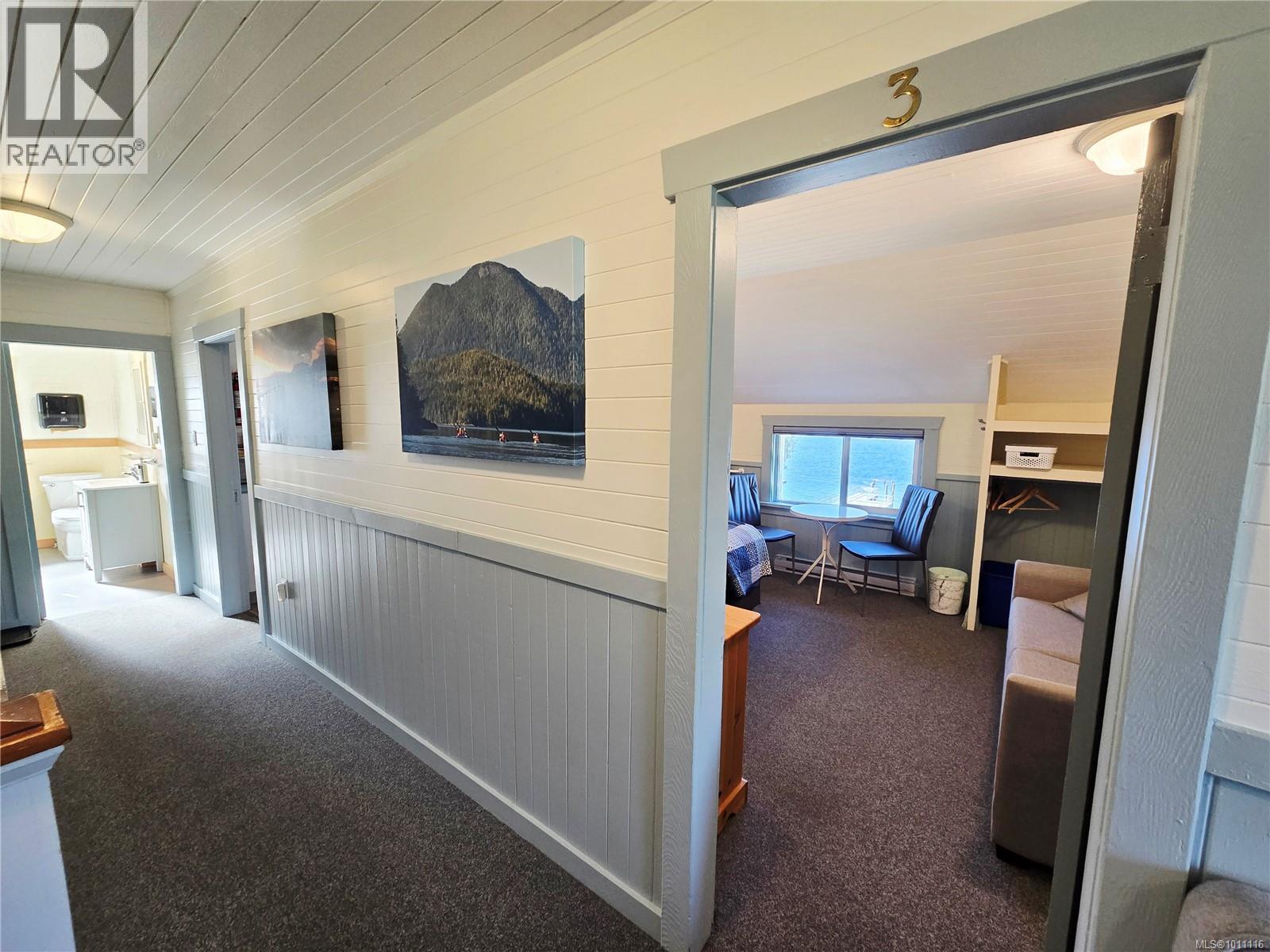 320 Main St, Tofino
