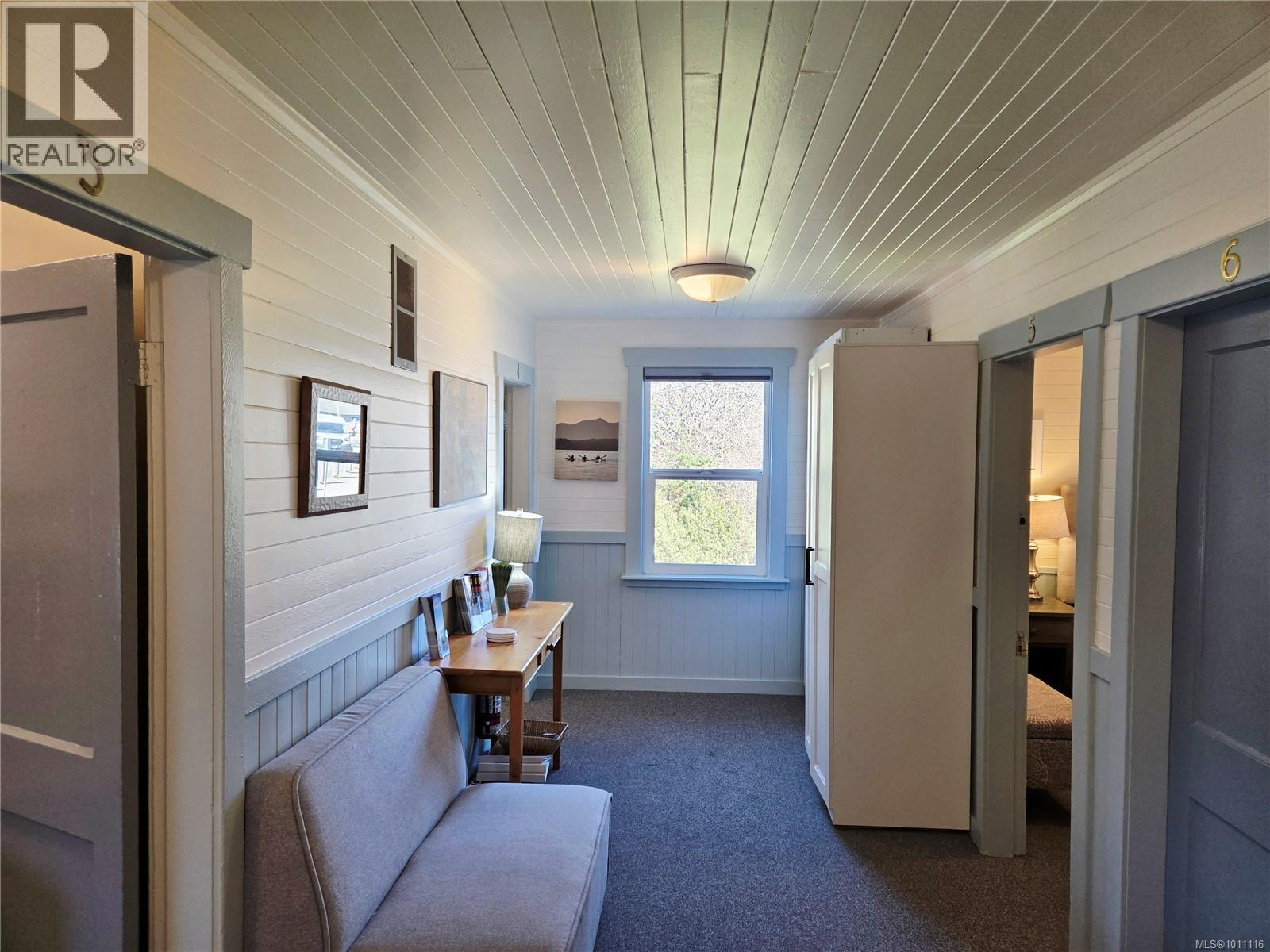 320 Main St, Tofino