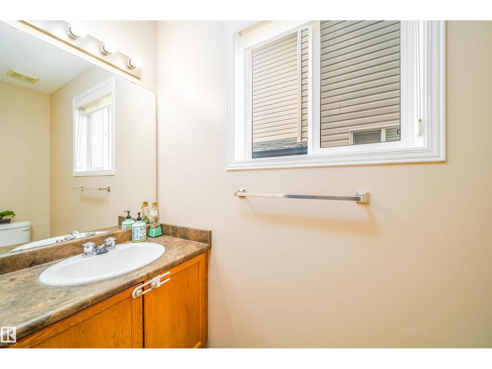 8932 175 AV NW, Edmonton