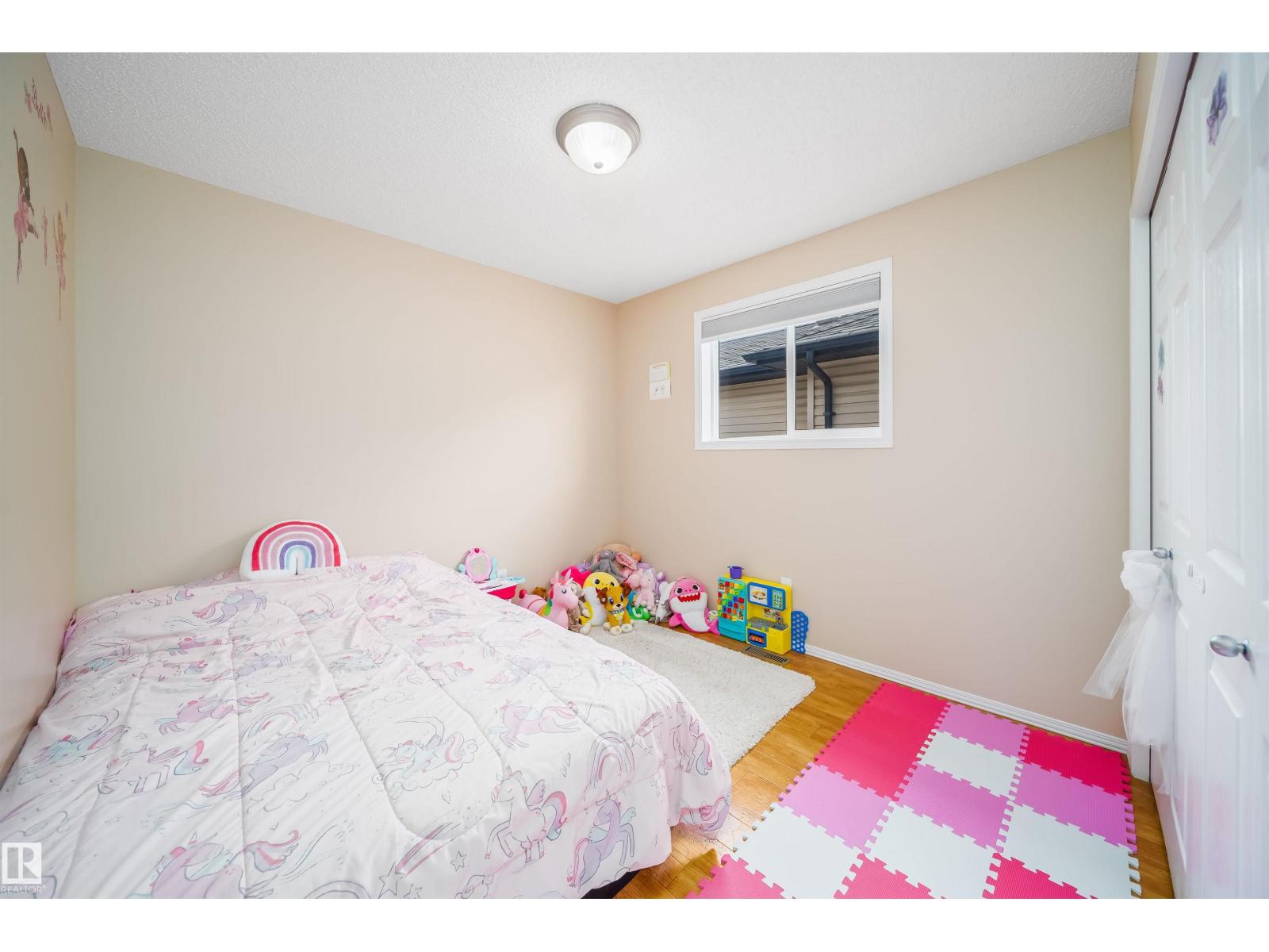 8932 175 AV NW, Edmonton