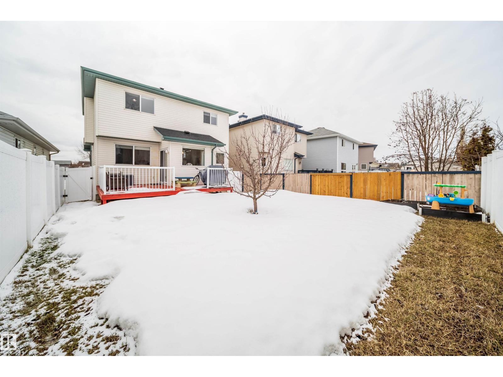 8932 175 AV NW, Edmonton