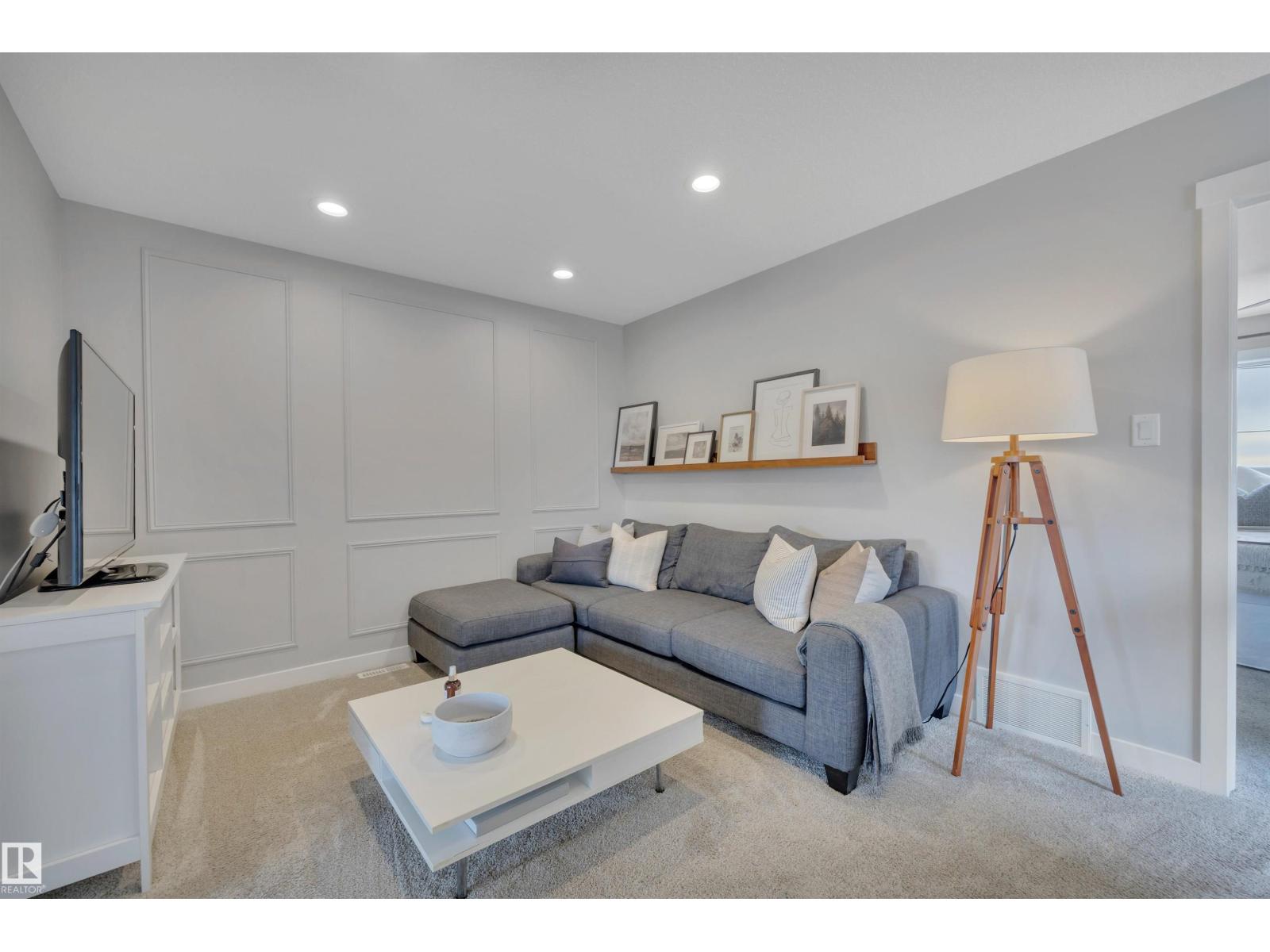 7490 Creighton PL SW, Edmonton