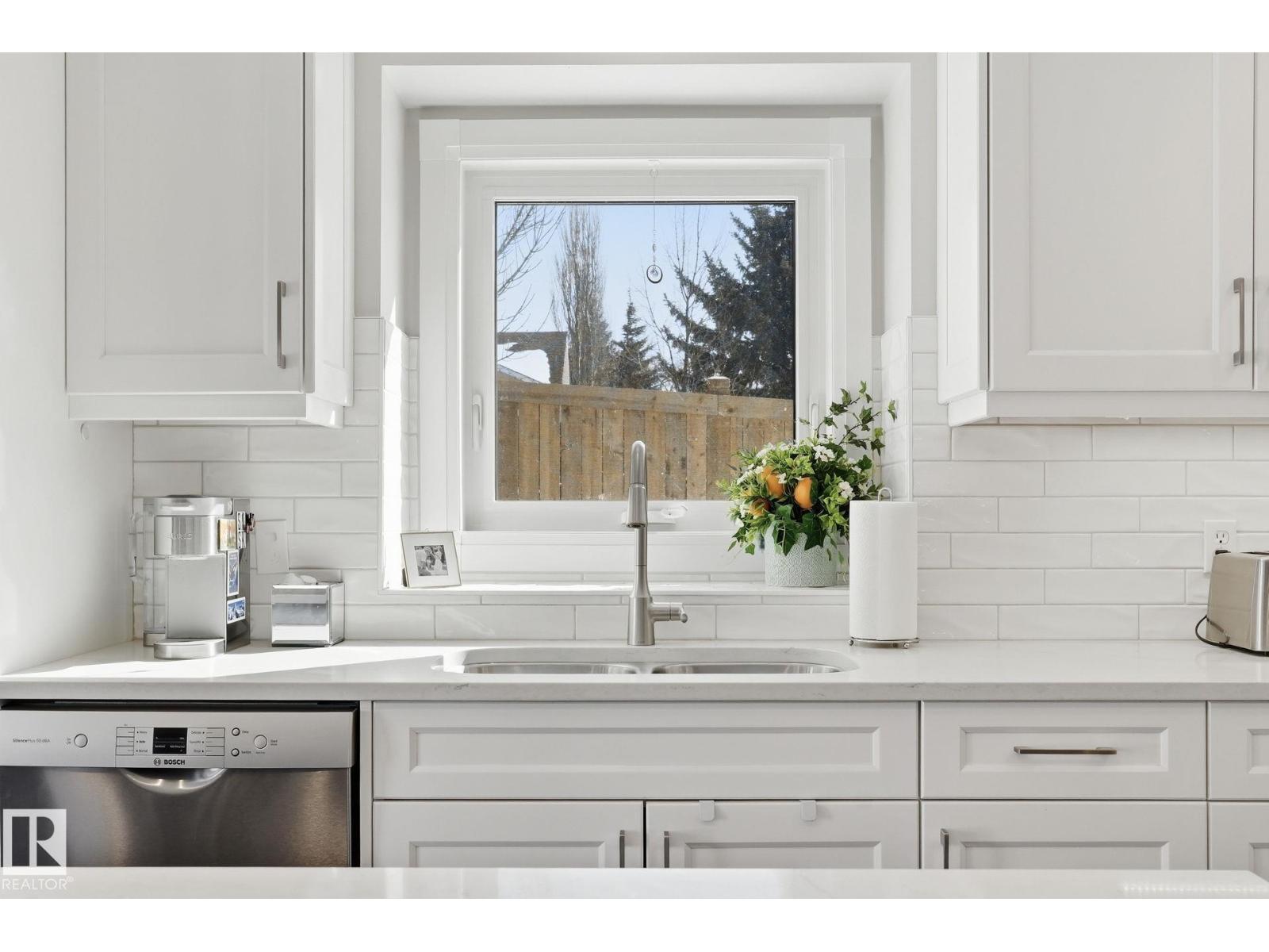 12 Evergreen DR, St. Albert