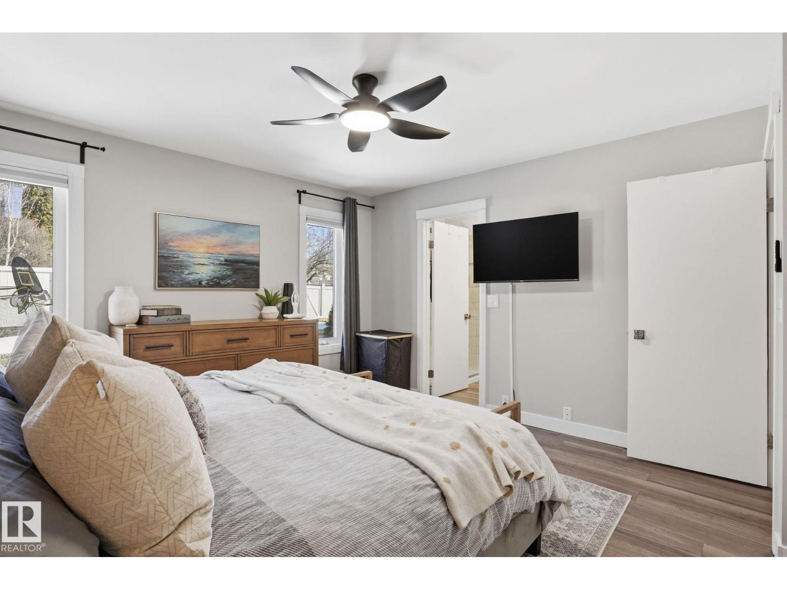 12 Evergreen DR, St. Albert