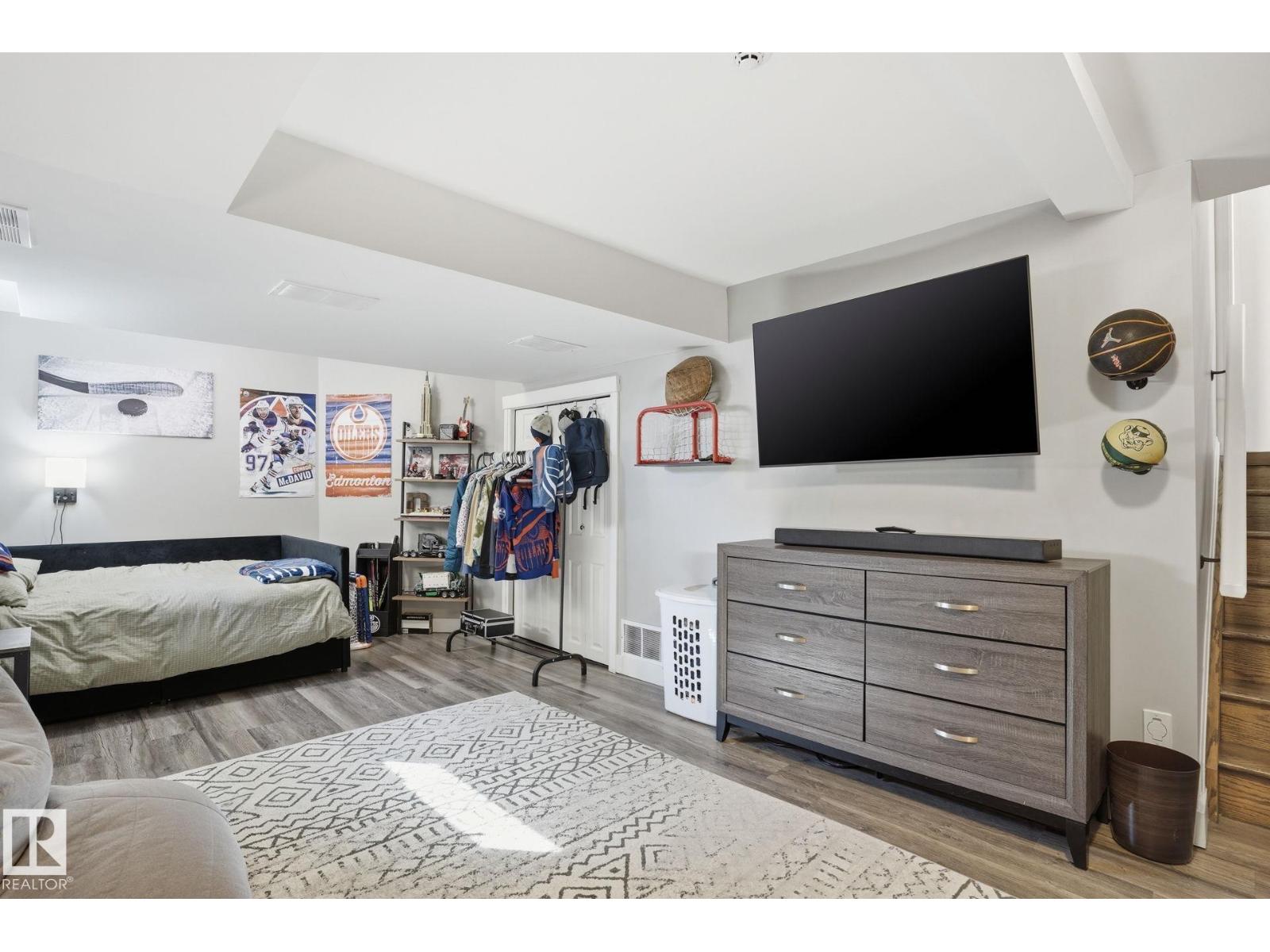 12 Evergreen DR, St. Albert