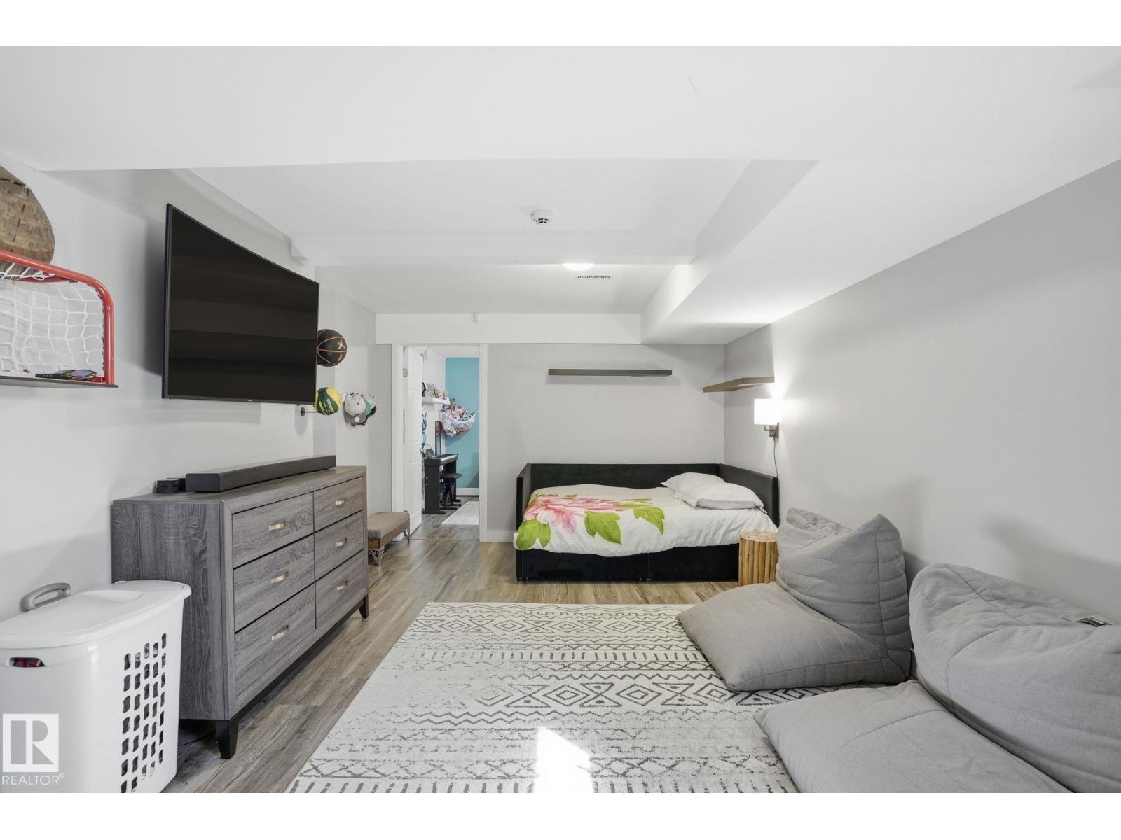 12 Evergreen DR, St. Albert