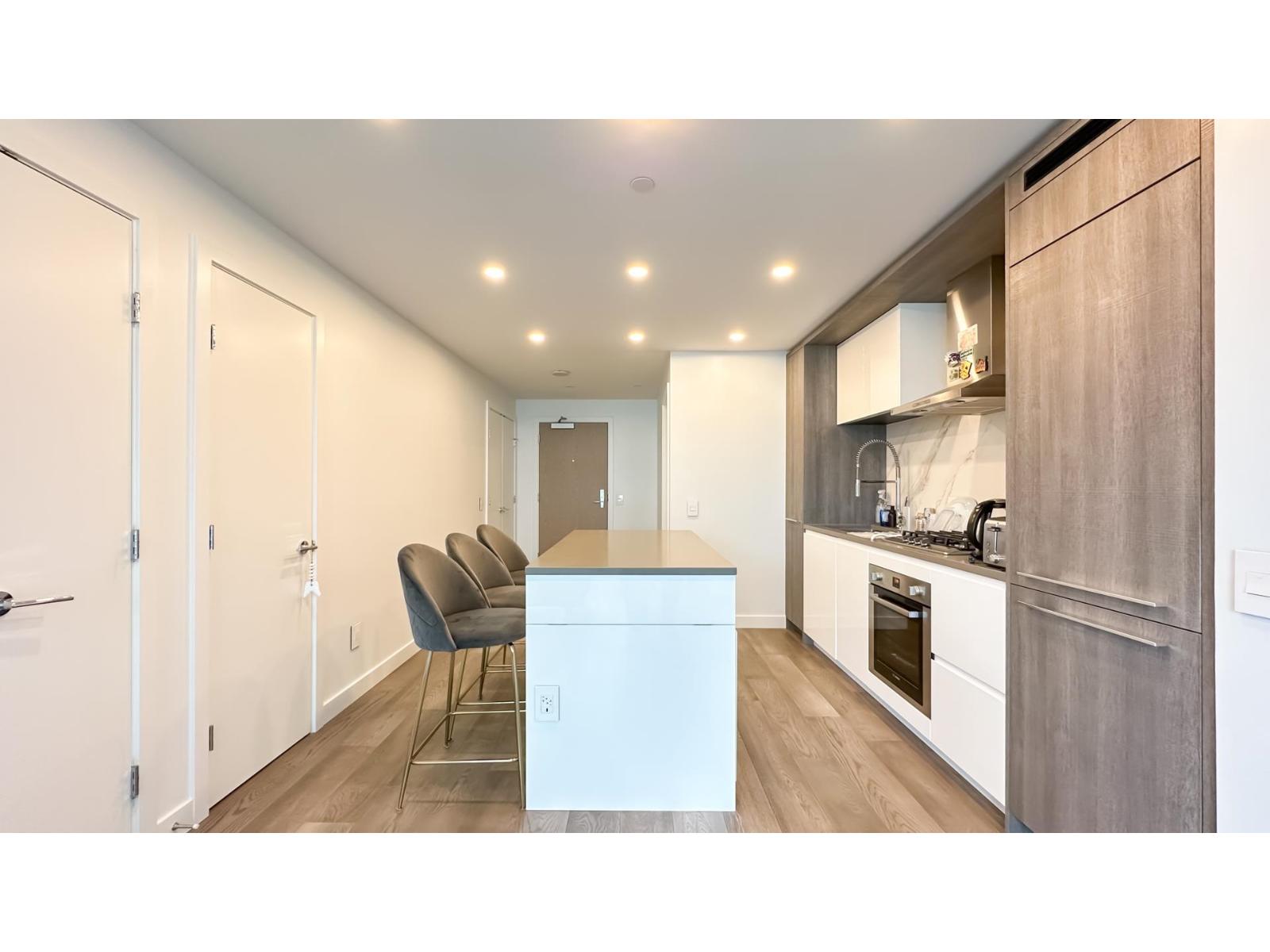 405 15165 THRIFT AVENUE, Surrey