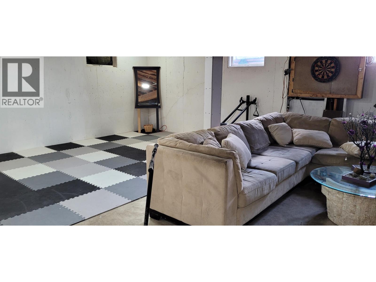 21040 WRIGHT CREEK ROAD - 32