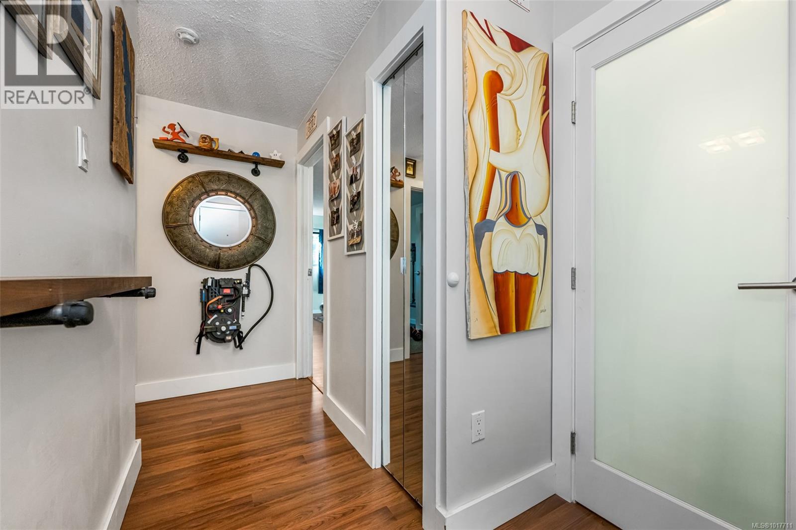 #205 1000 ESQUIMALT RD - Image 2