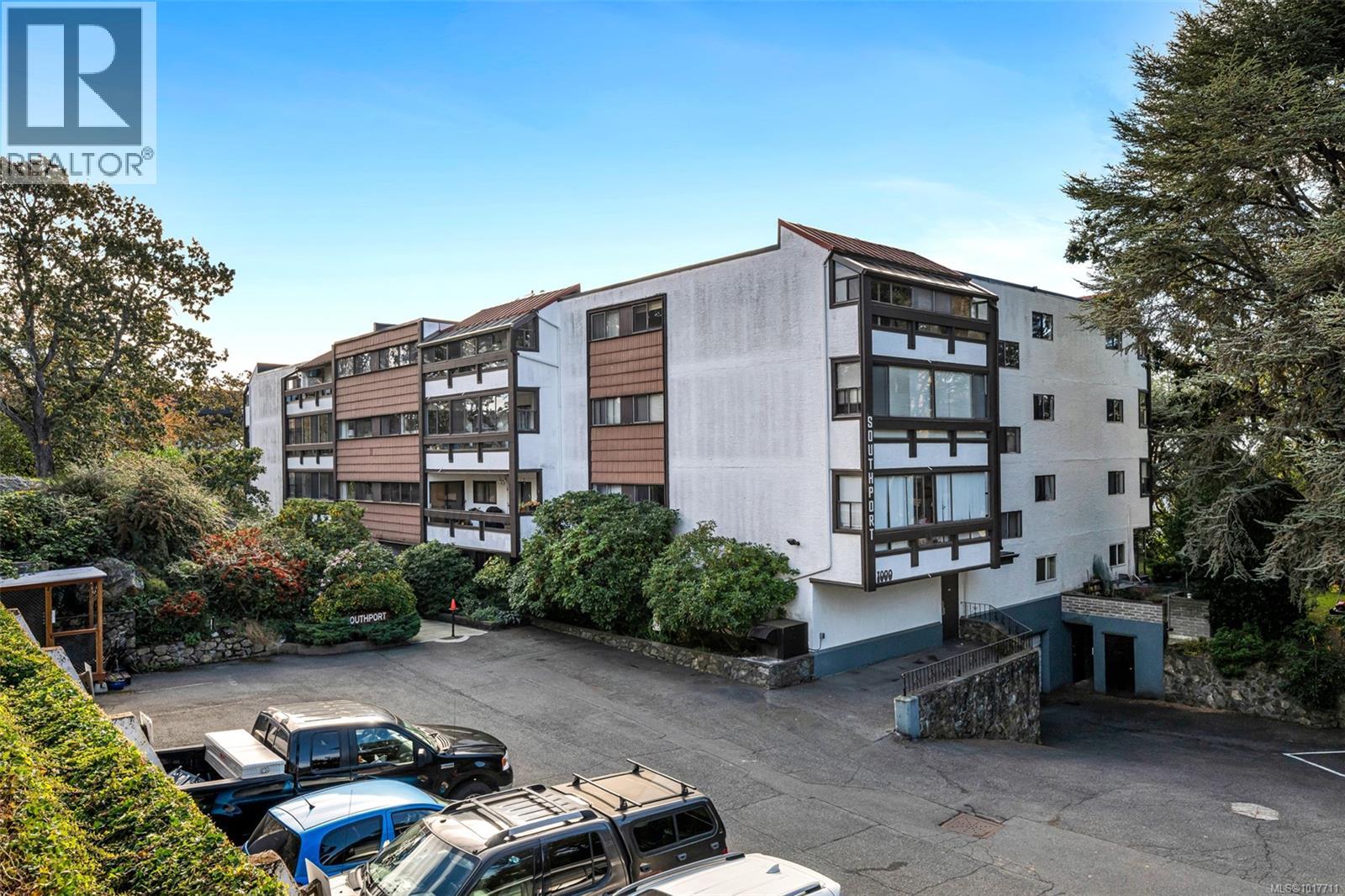 #205 1000 ESQUIMALT RD - 28