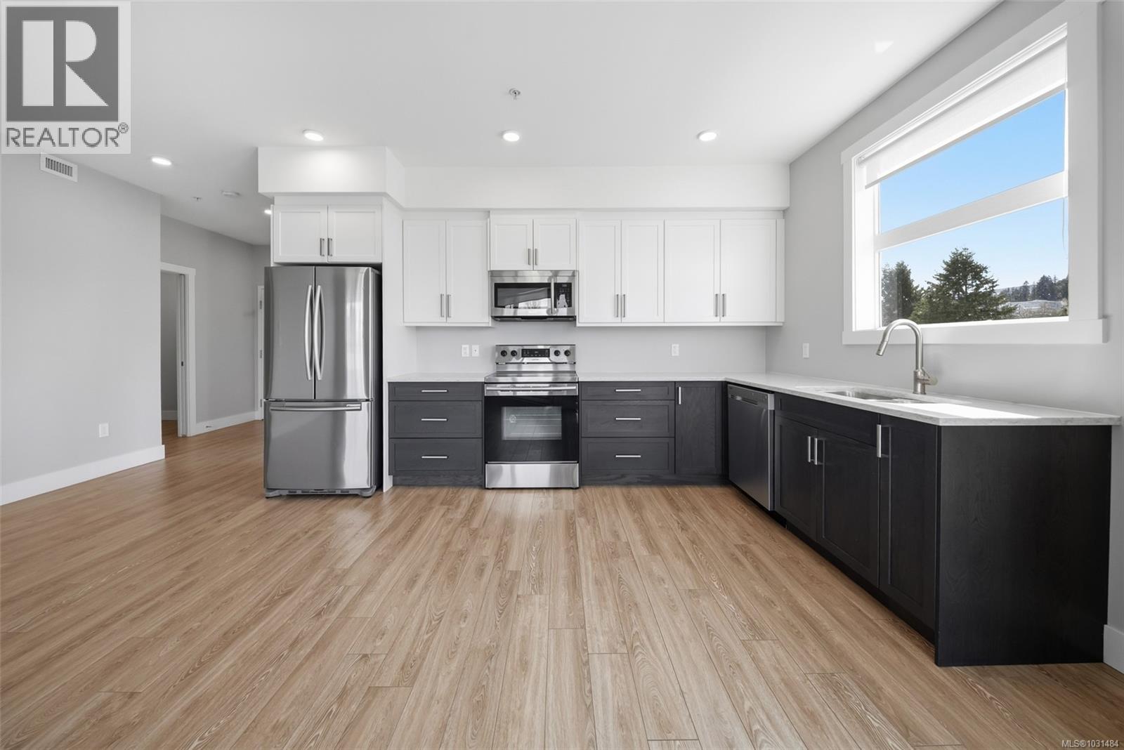 205 525 Third St, Nanaimo