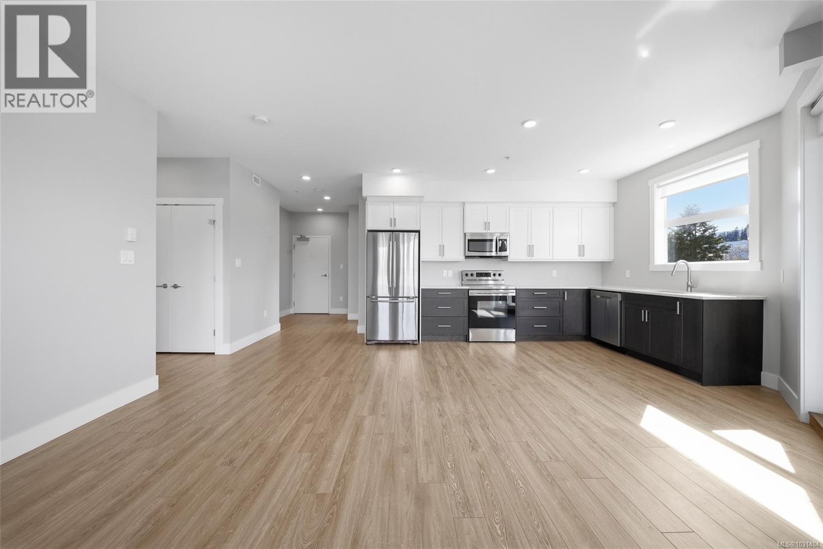 205 525 Third St, Nanaimo