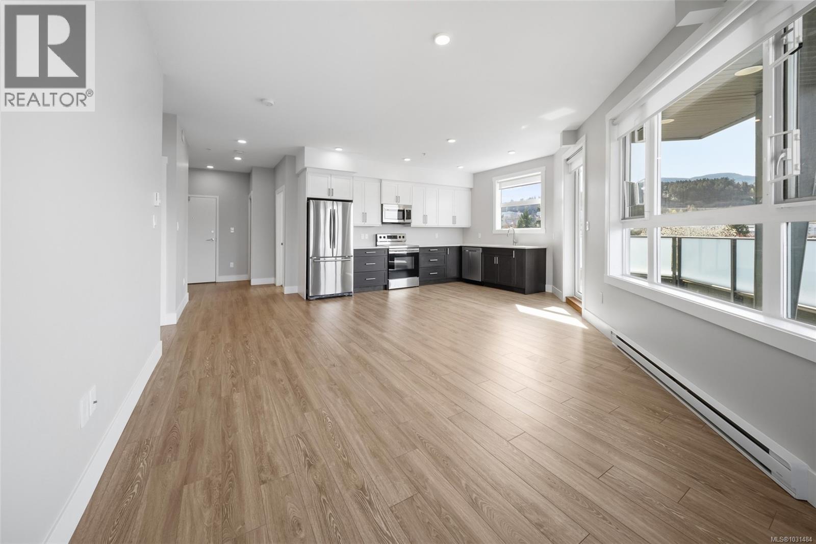 205 525 Third St, Nanaimo