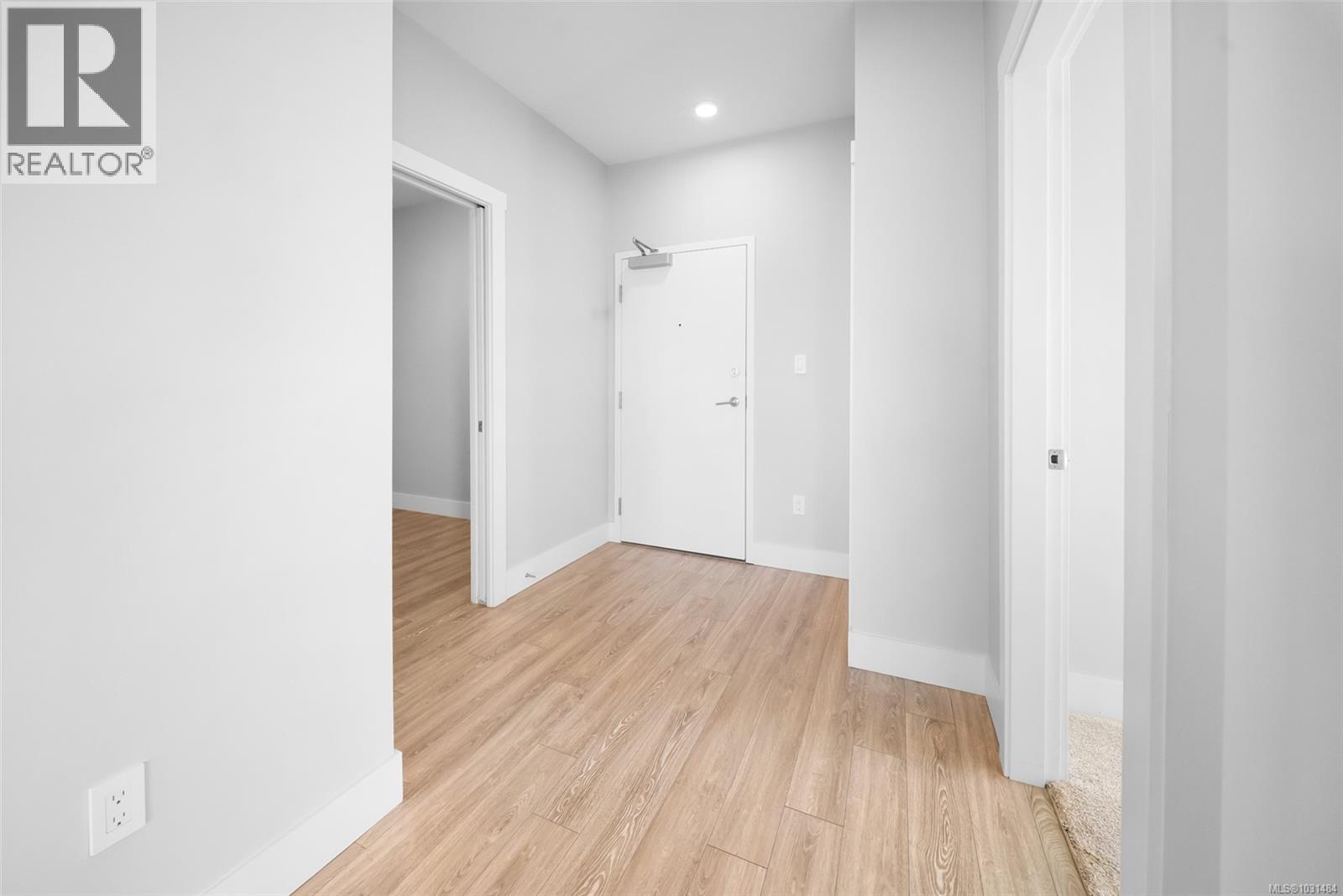 205 525 Third St, Nanaimo