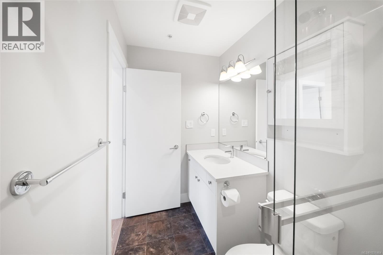 205 525 Third St, Nanaimo