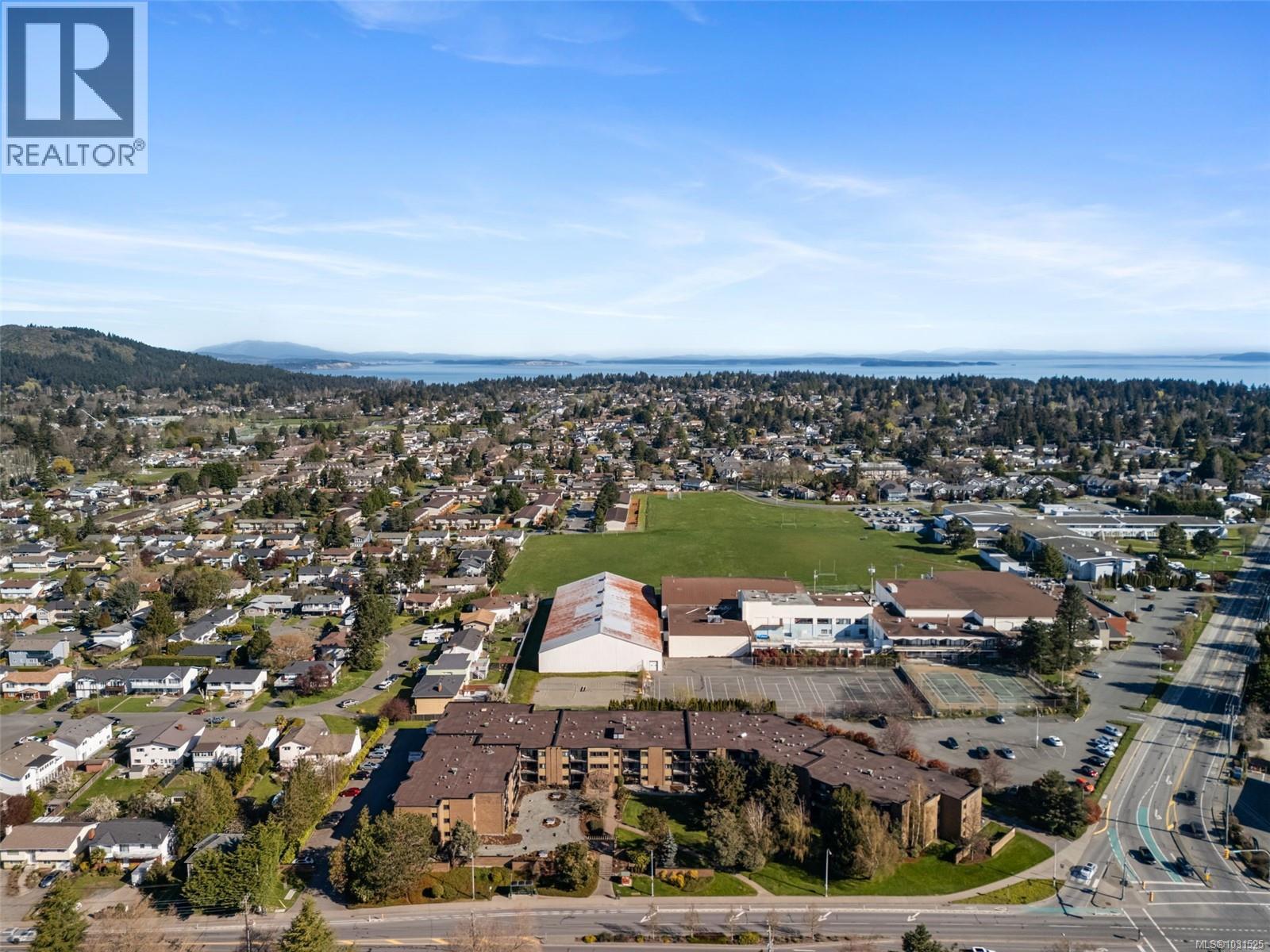 319 1870 McKenzie Avenue, Saanich