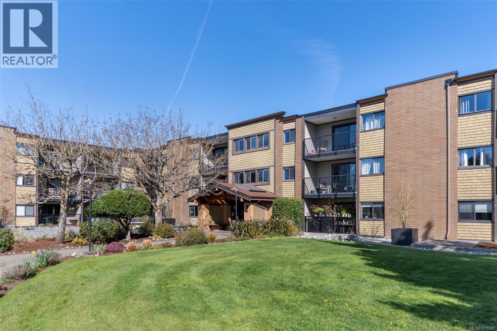 319 1870 McKenzie Avenue, Saanich