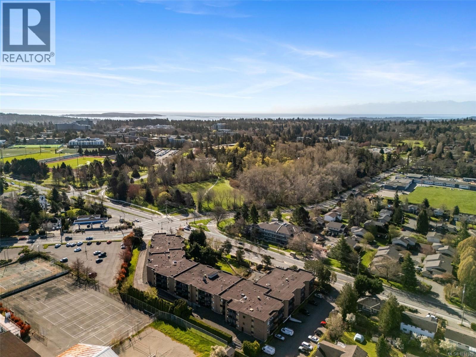 319 1870 McKenzie Avenue, Saanich