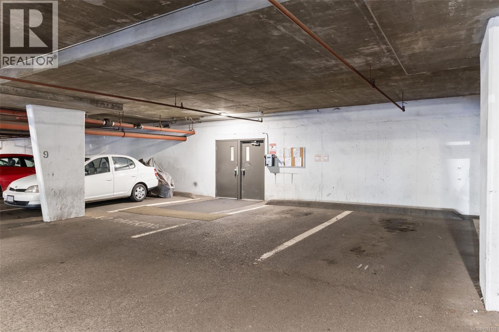 319 1870 McKenzie Avenue, Saanich