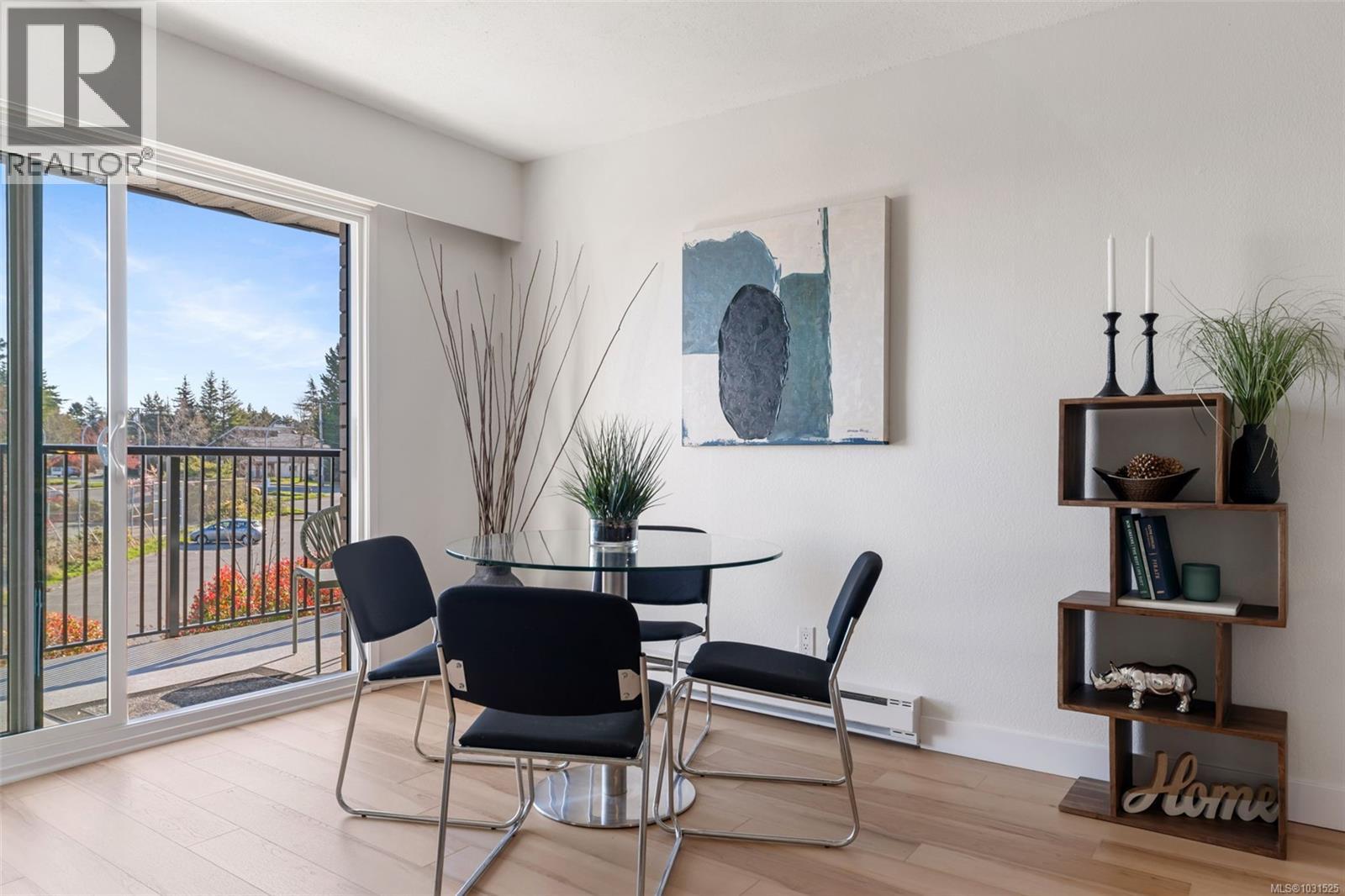 319 1870 McKenzie Avenue, Saanich