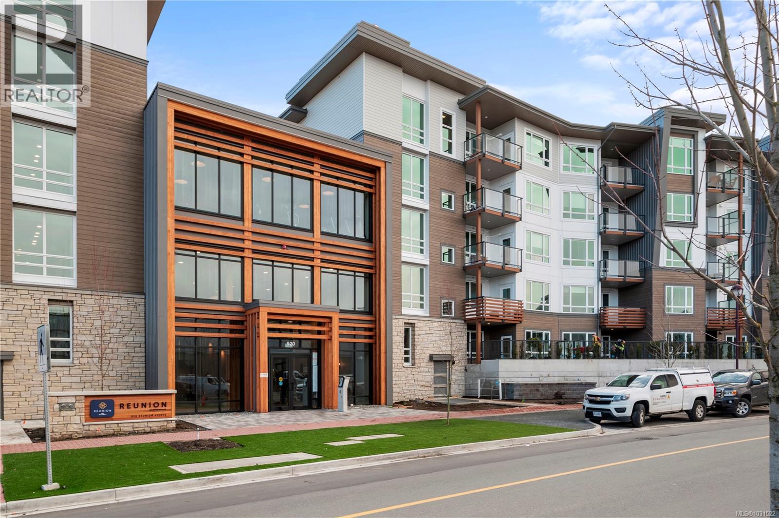 542 920 Reunion Avenue, Langford