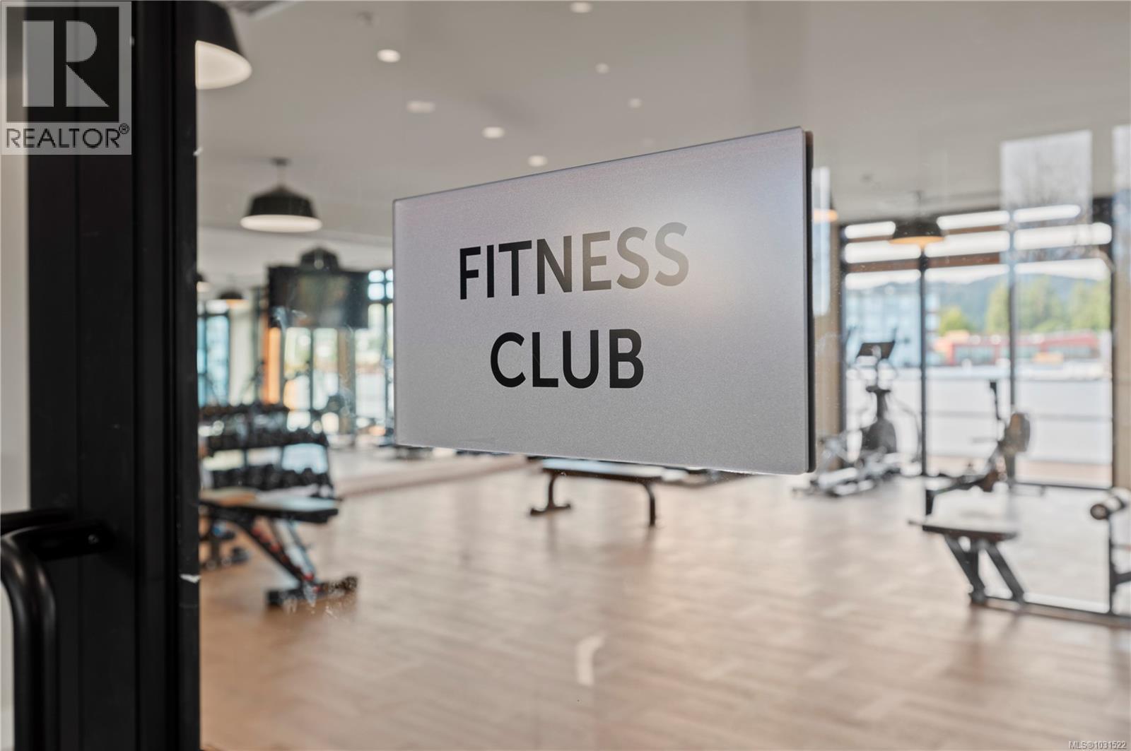 #542 920 REUNION AVE - 21