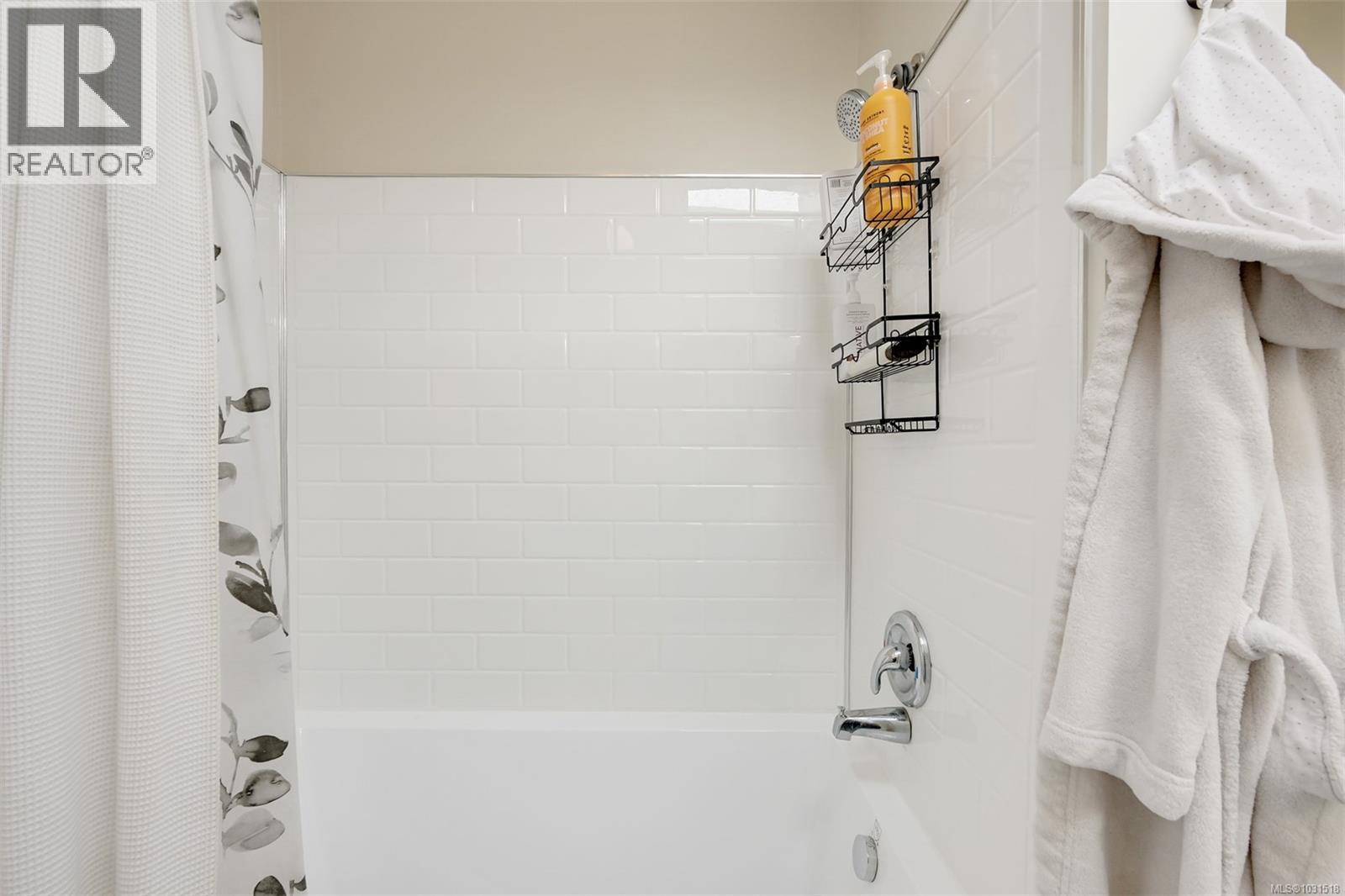 1294 Denman St - 48