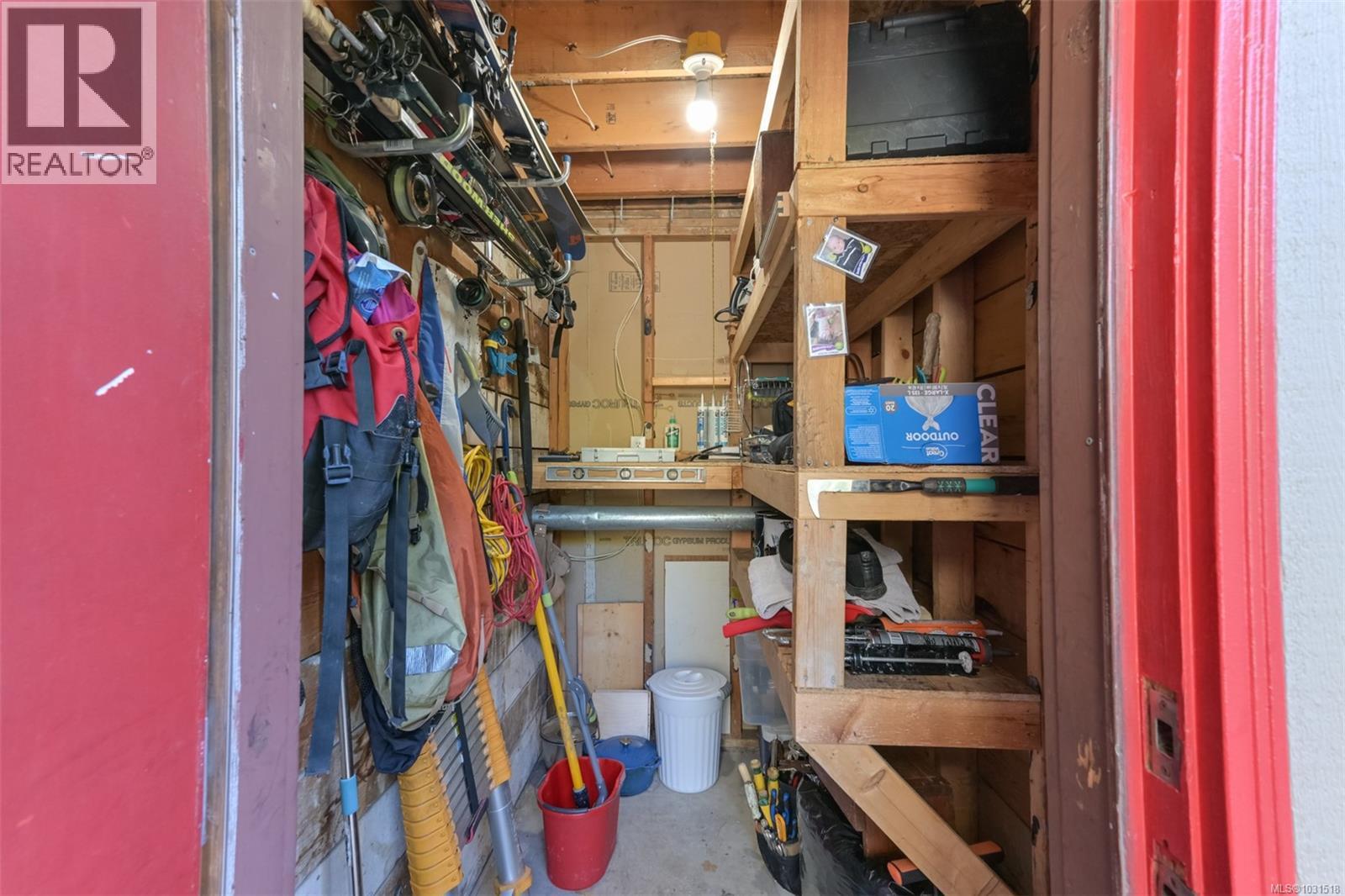 1294 Denman St - 51