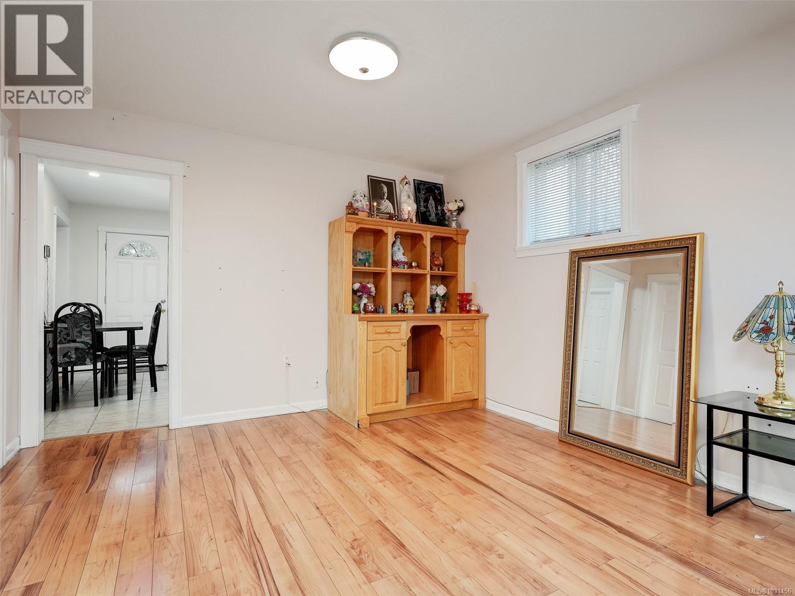3260 Seaton St - 2