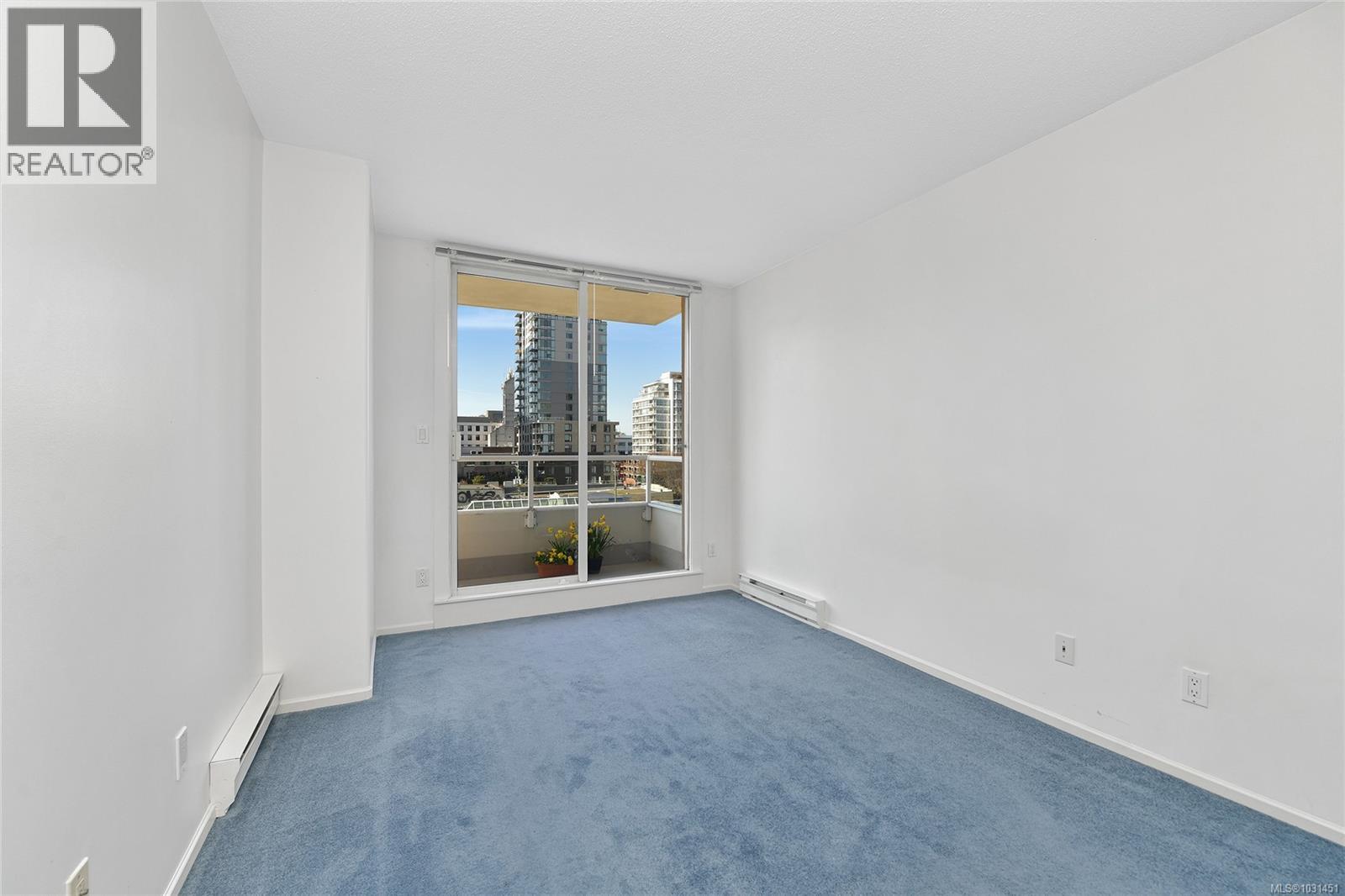 607 930 YATES St, Victoria