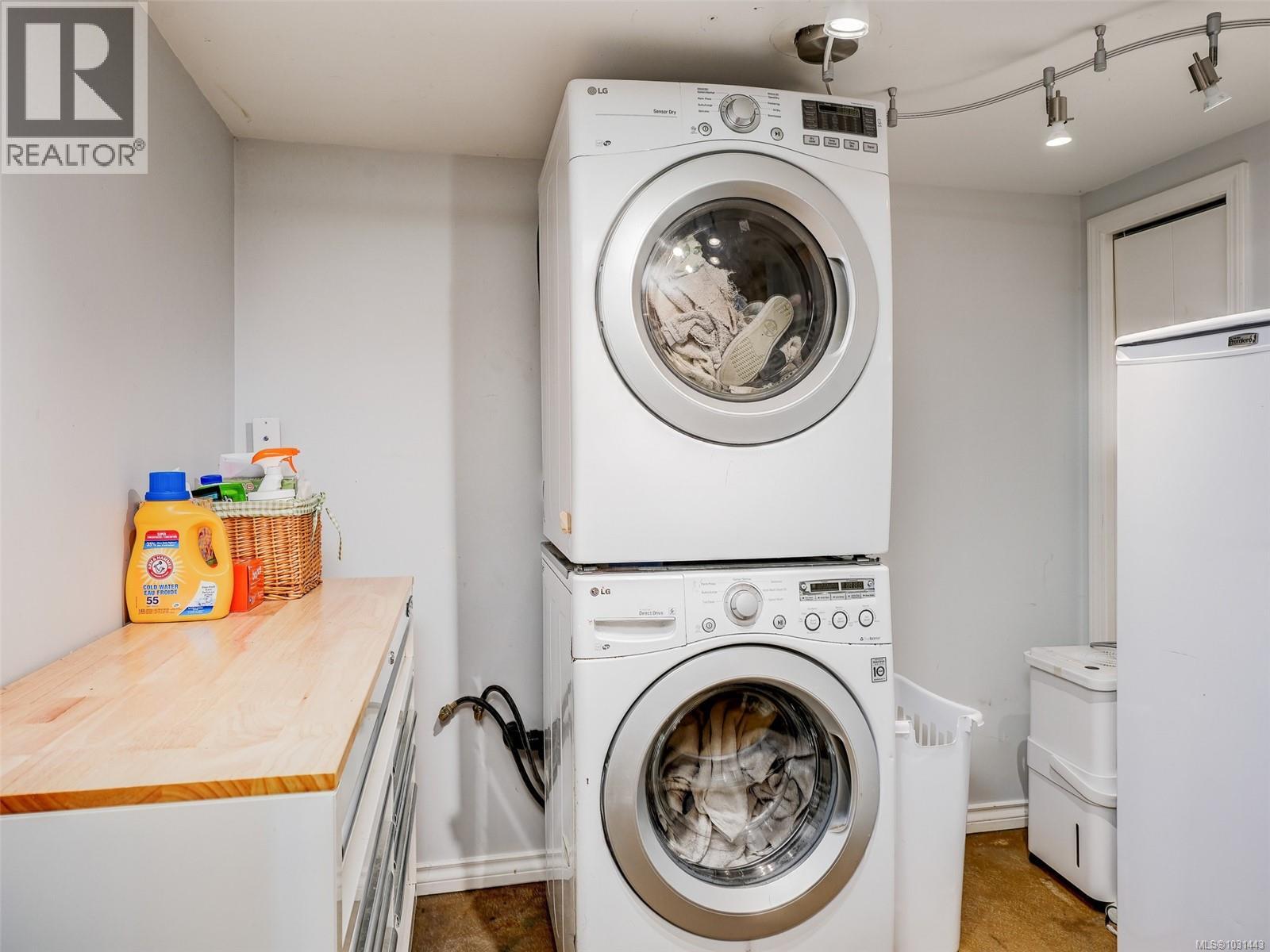  3900 Ascot Drive, Saanich