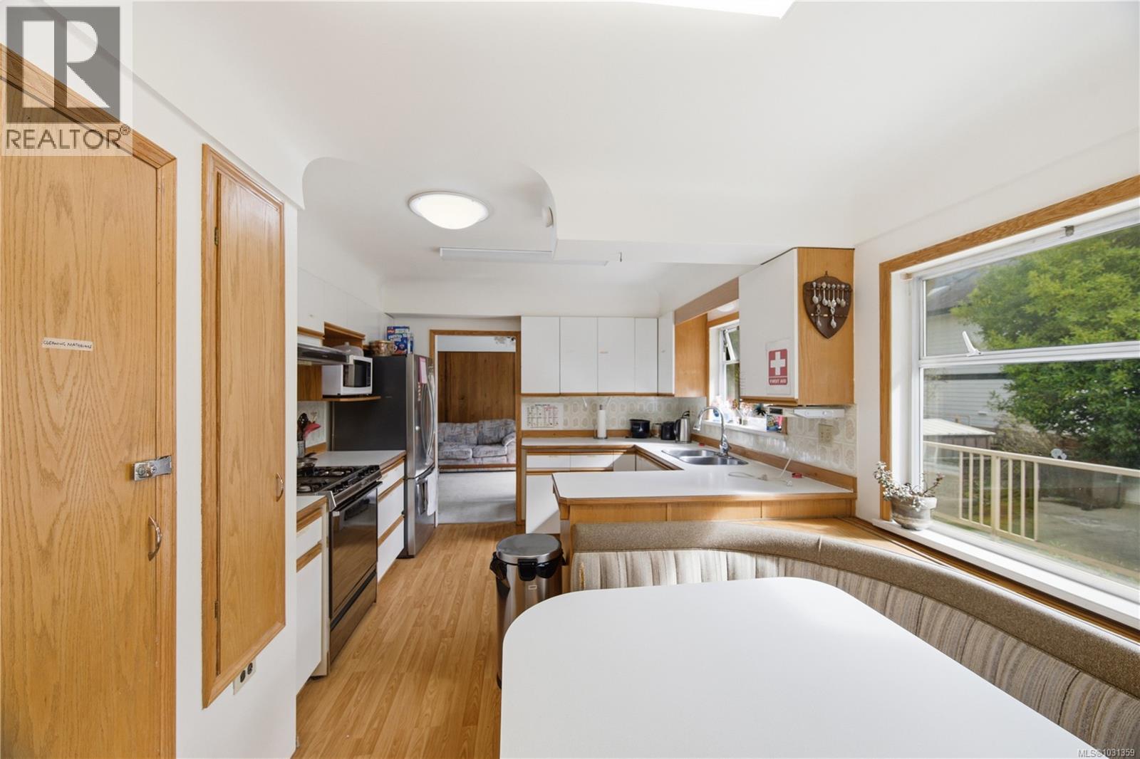  517 Allandale Road, Colwood