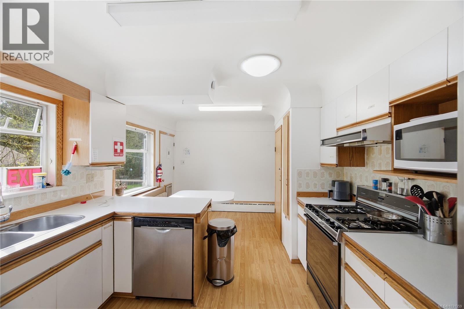  517 Allandale Road, Colwood