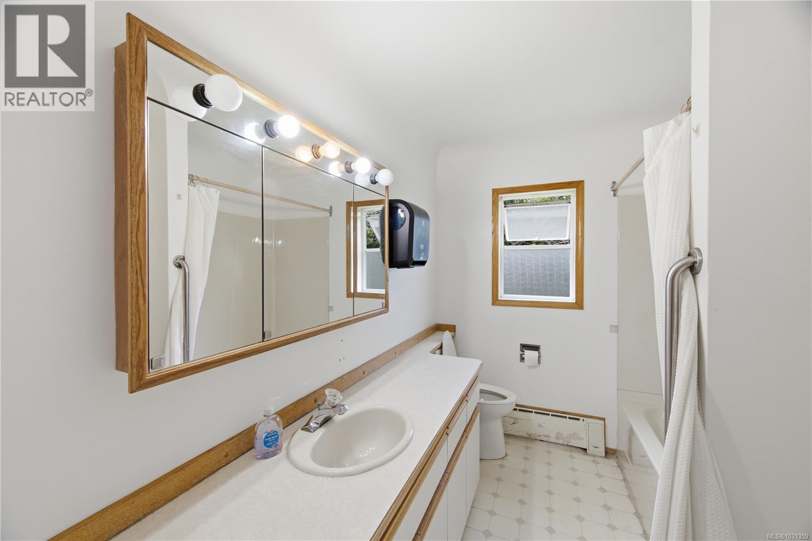  517 Allandale Road, Colwood