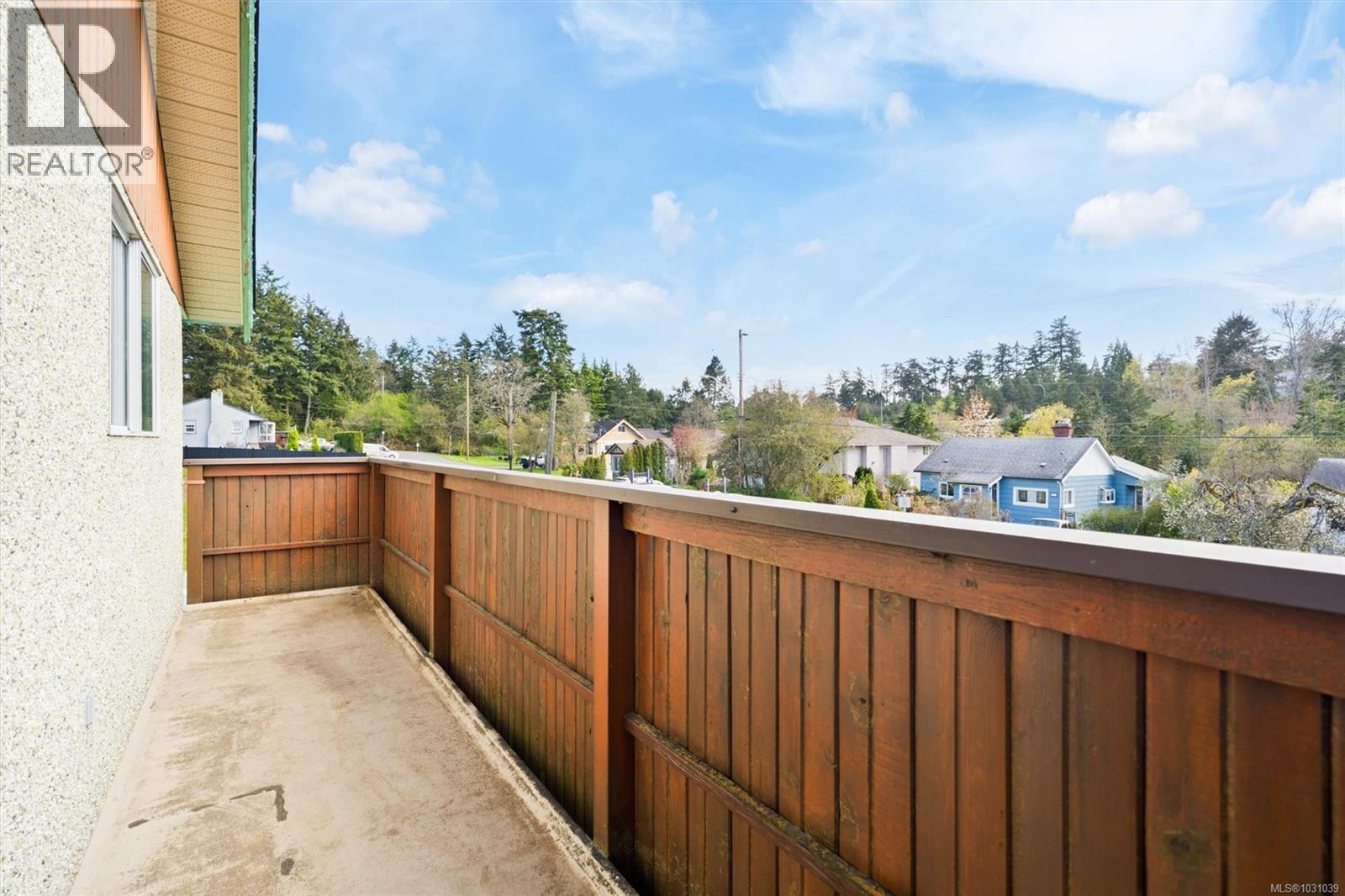  730 Violet Avenue, Saanich