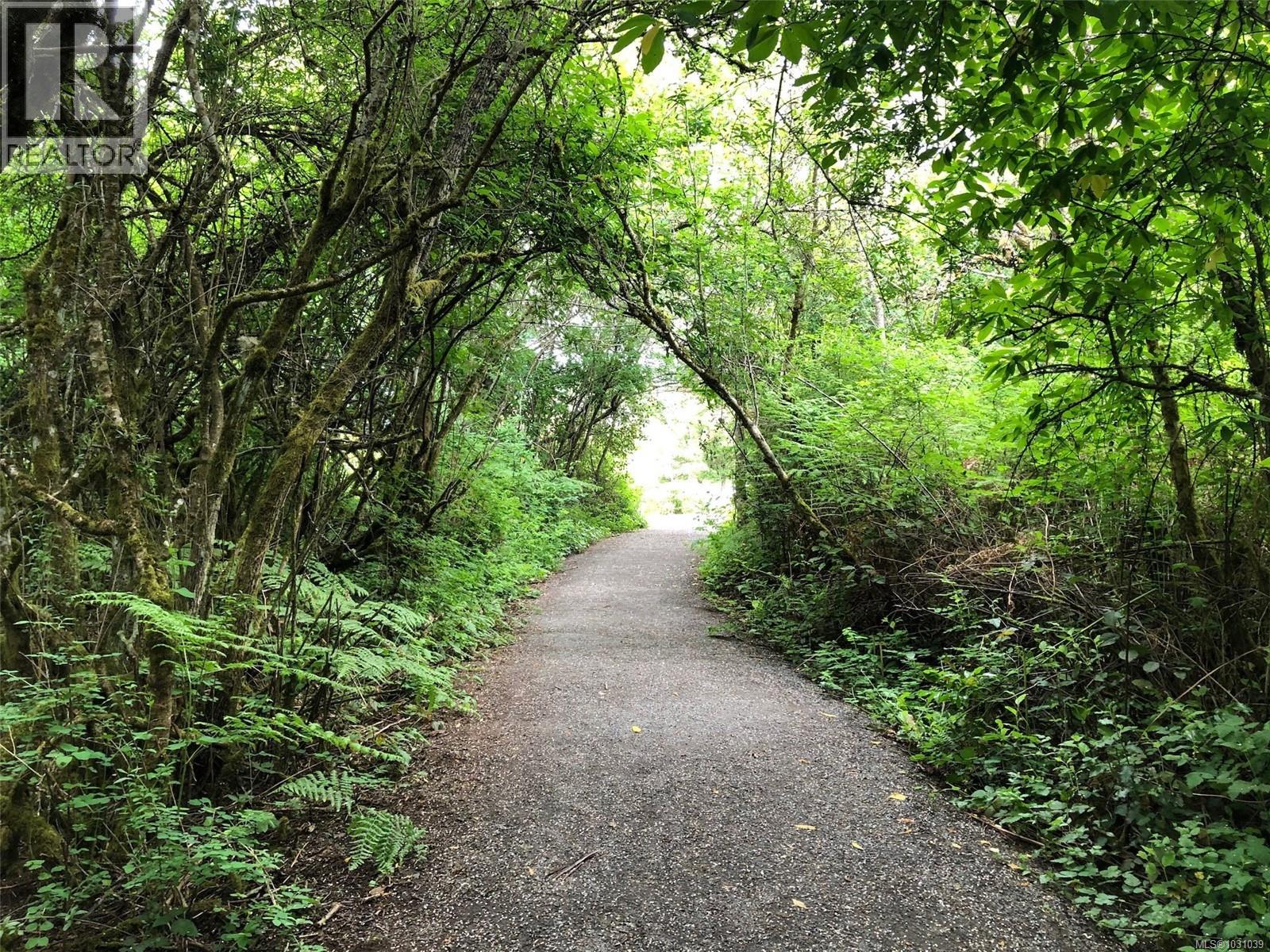  730 Violet Avenue, Saanich