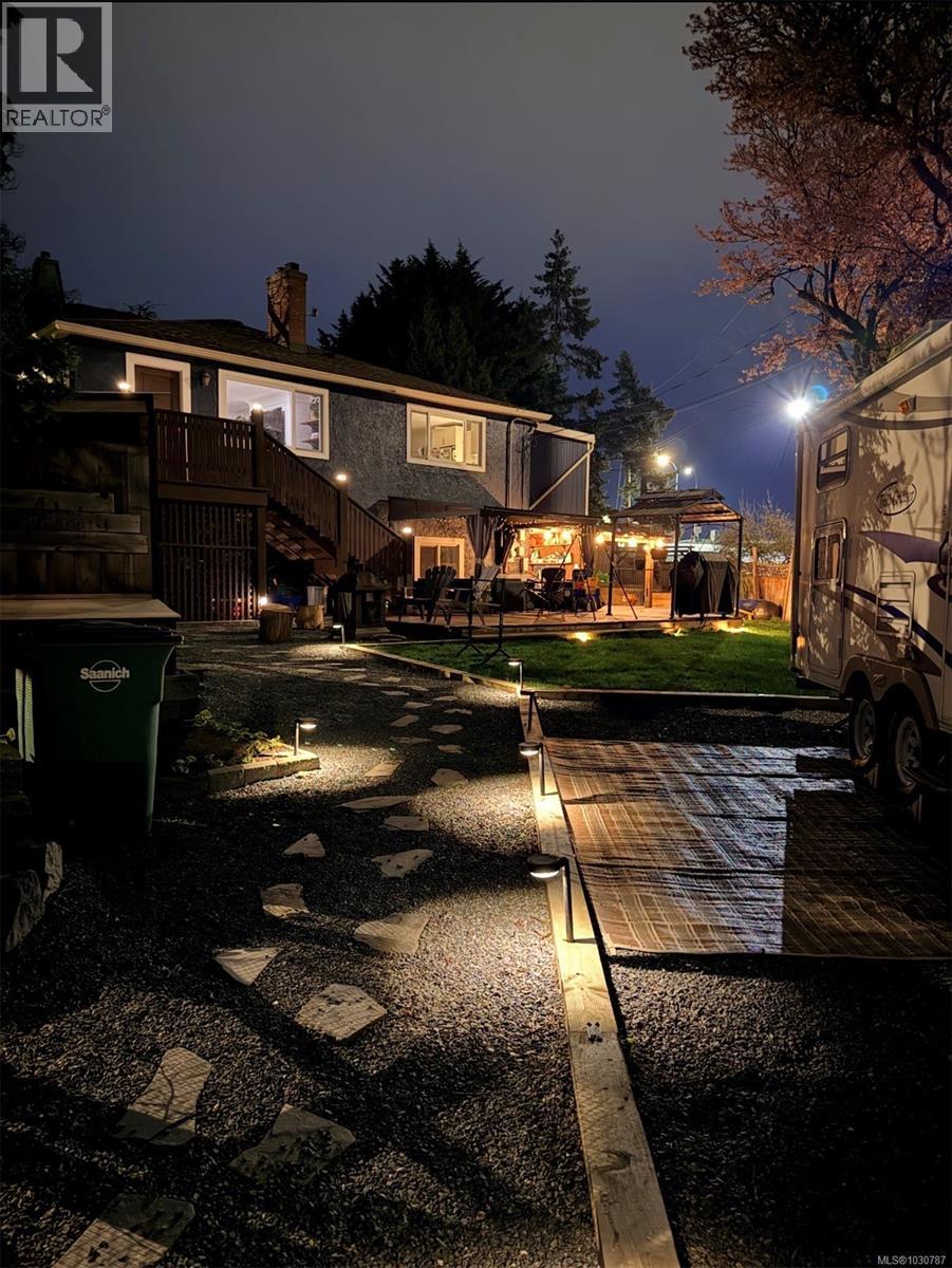  3111 Esson Road, Saanich