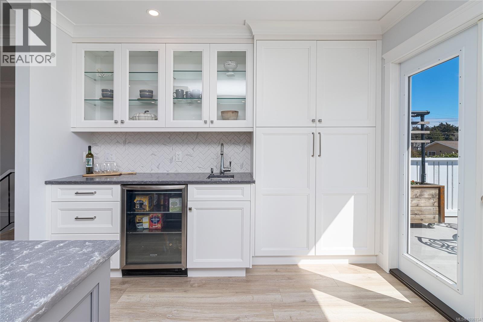  3960 Cherrilee Crescent, Saanich