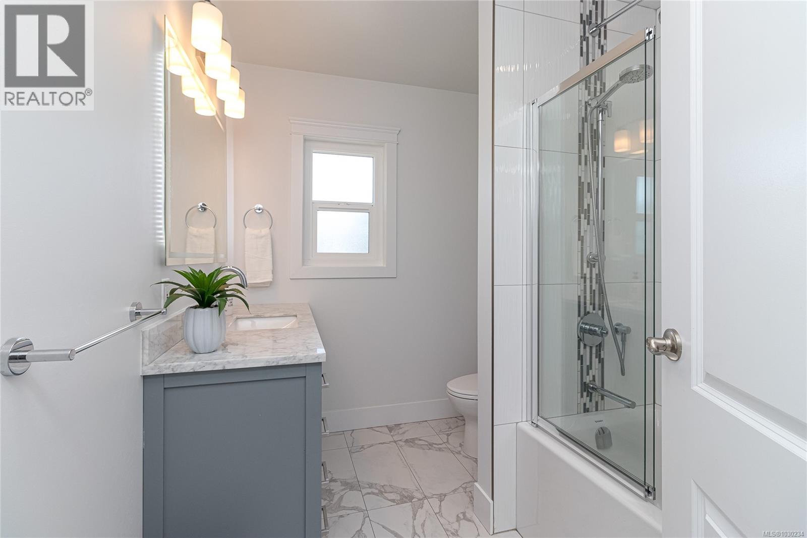  3960 Cherrilee Crescent, Saanich