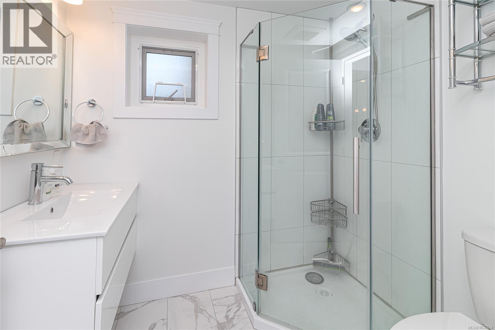  3960 Cherrilee Crescent, Saanich