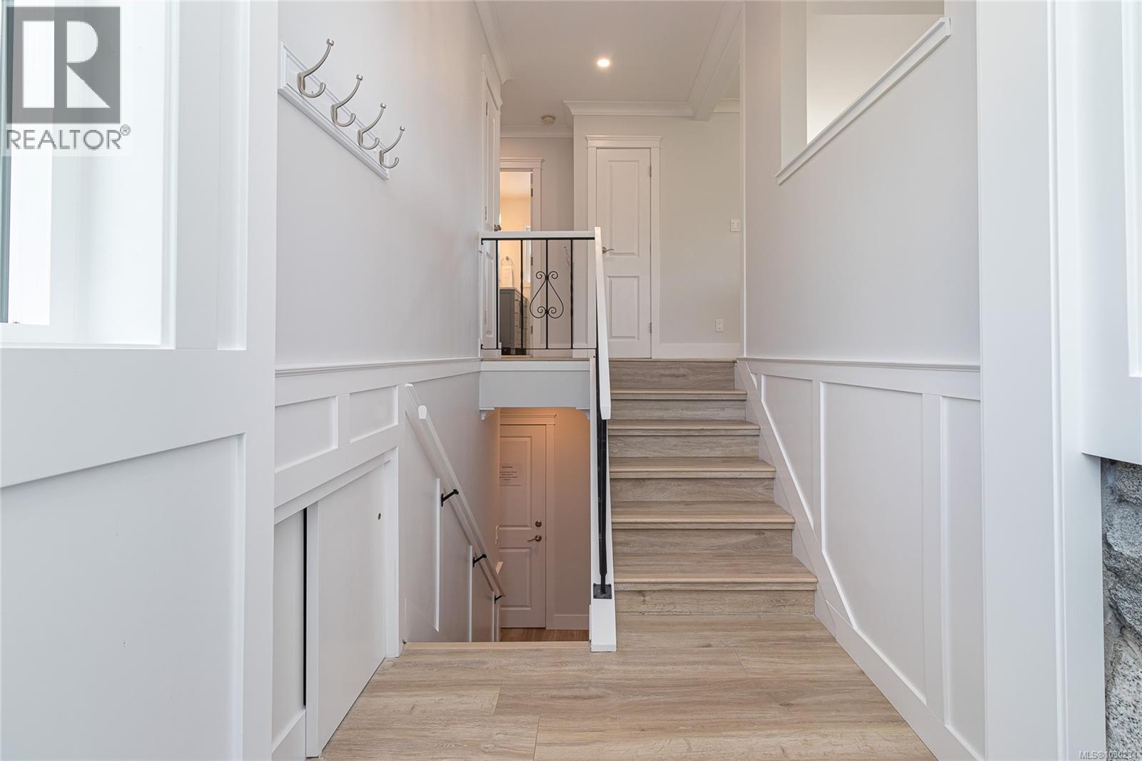  3960 Cherrilee Crescent, Saanich