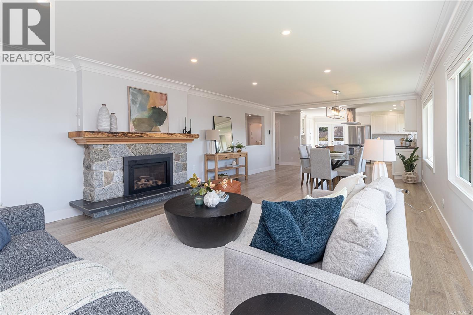  3960 Cherrilee Crescent, Saanich