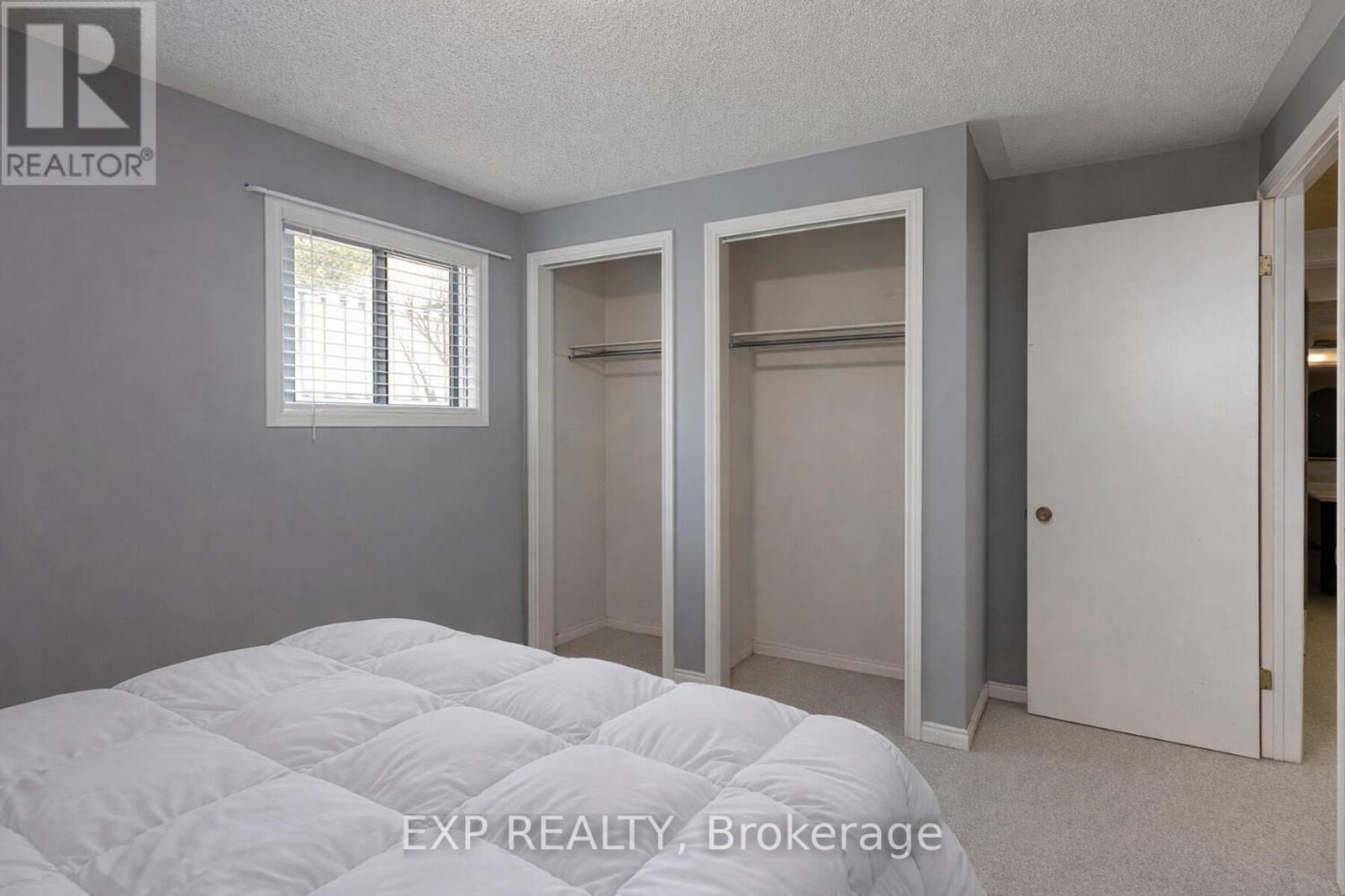 93 KING STREET E Property Photo