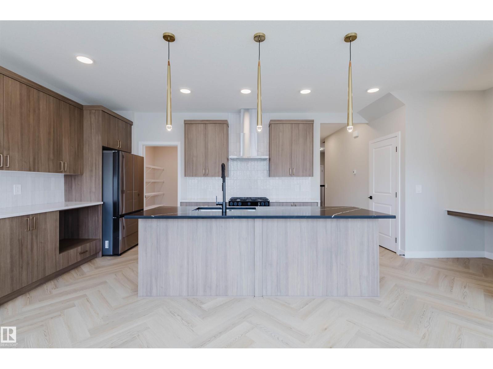 20632 43 AV NW, Edmonton